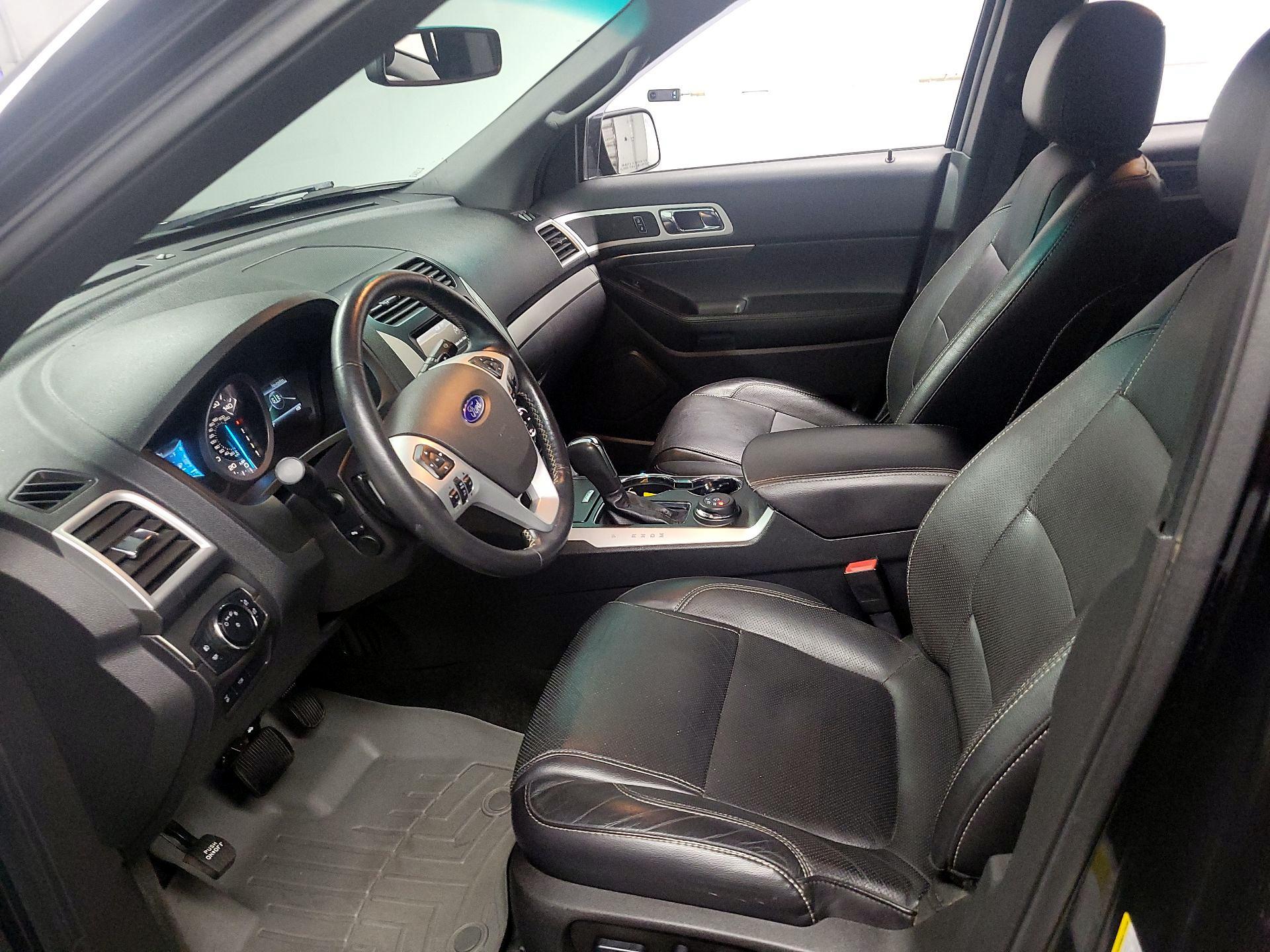 Thumbnail: 2015 Ford Explorer - 11