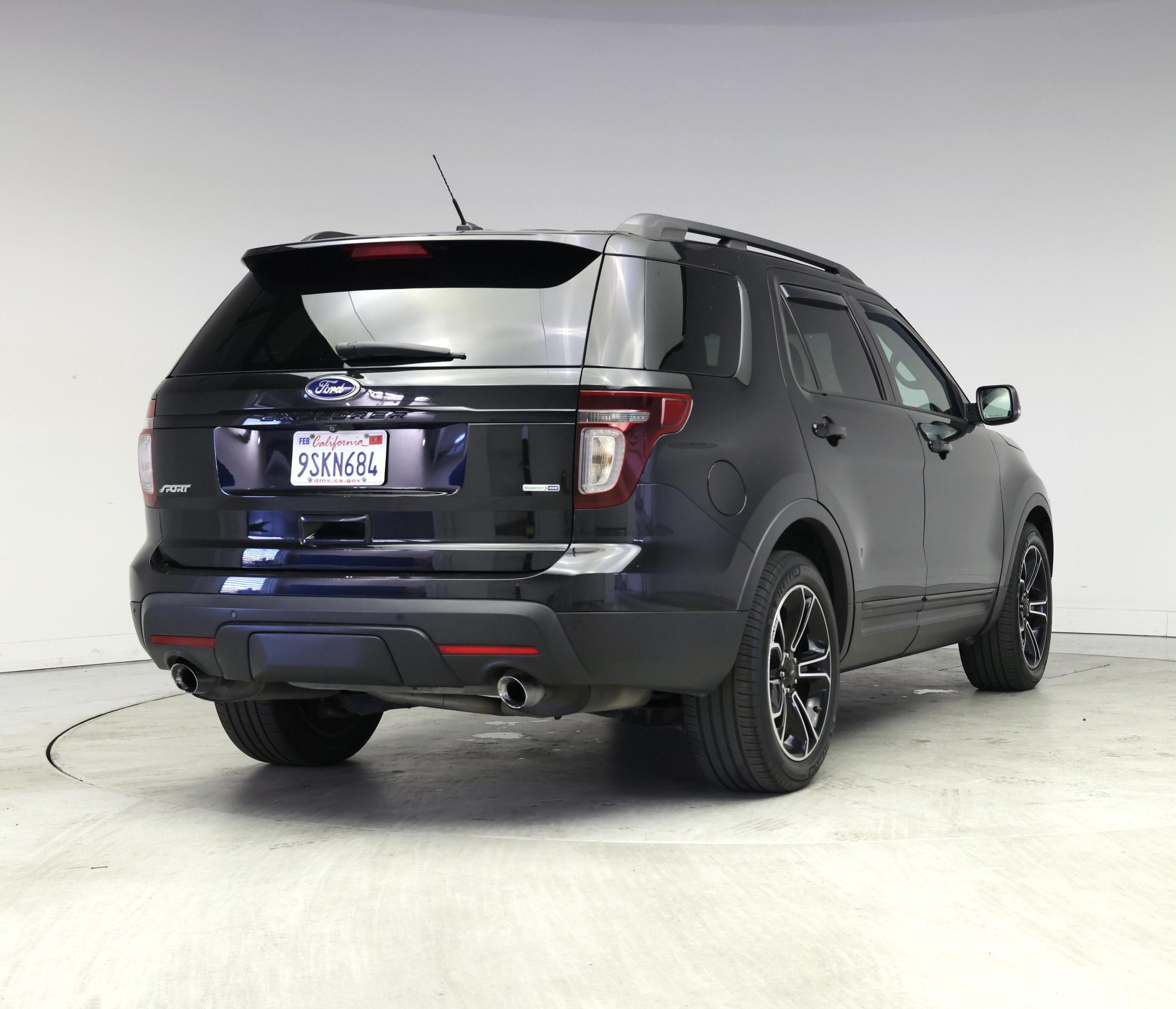 Thumbnail: 2015 Ford Explorer - 8