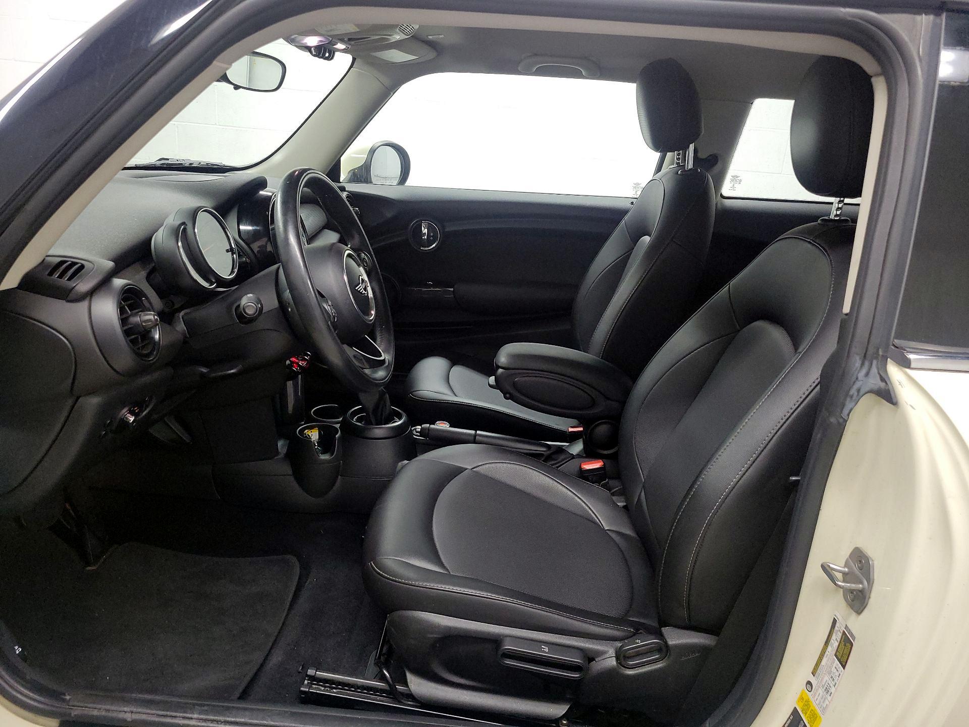 Thumbnail: 2019 MINI Cooper Hardtop - 11