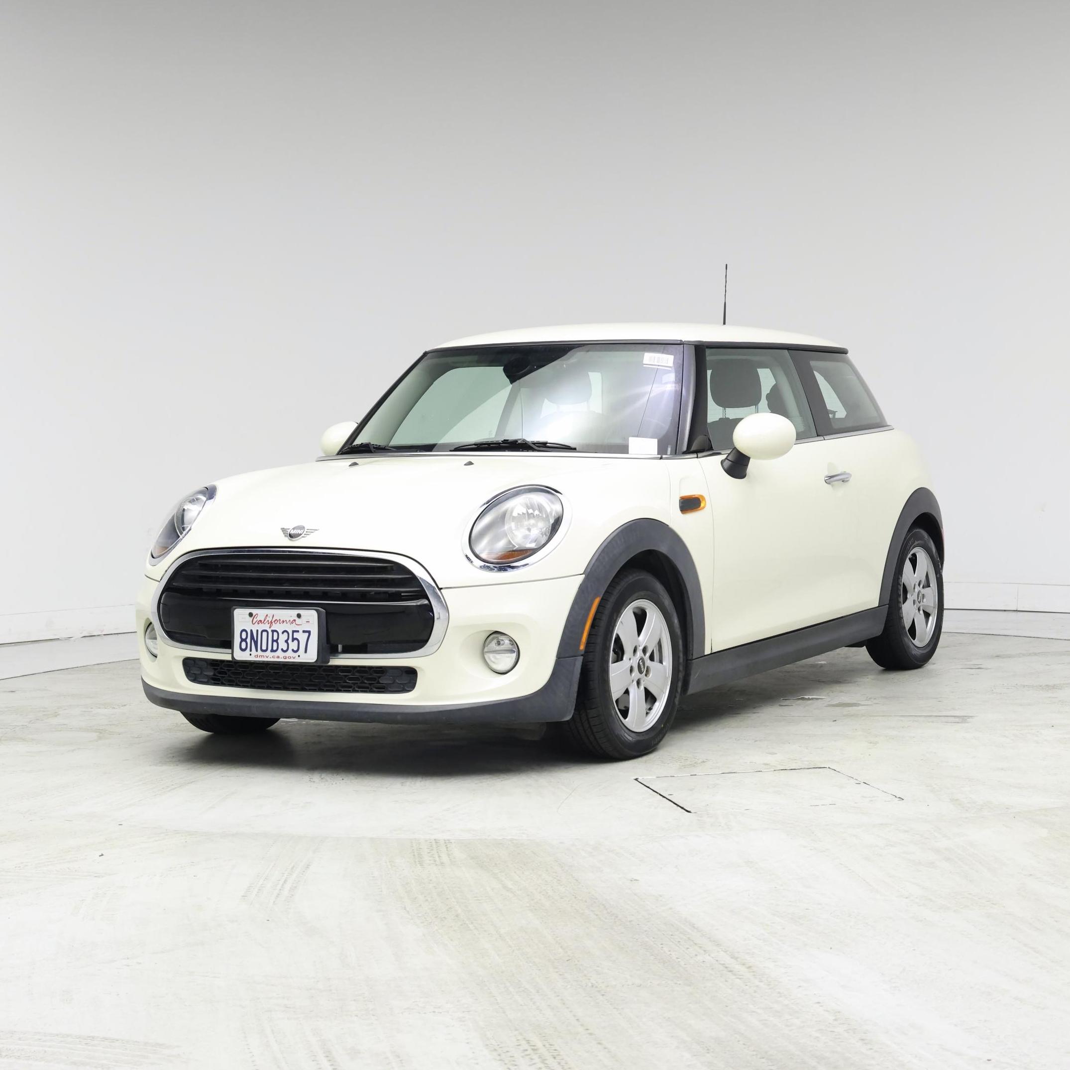 Thumbnail: 2019 MINI Cooper Hardtop - 4