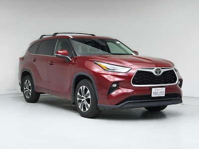 Red 2022 Toyota Highlander XLE