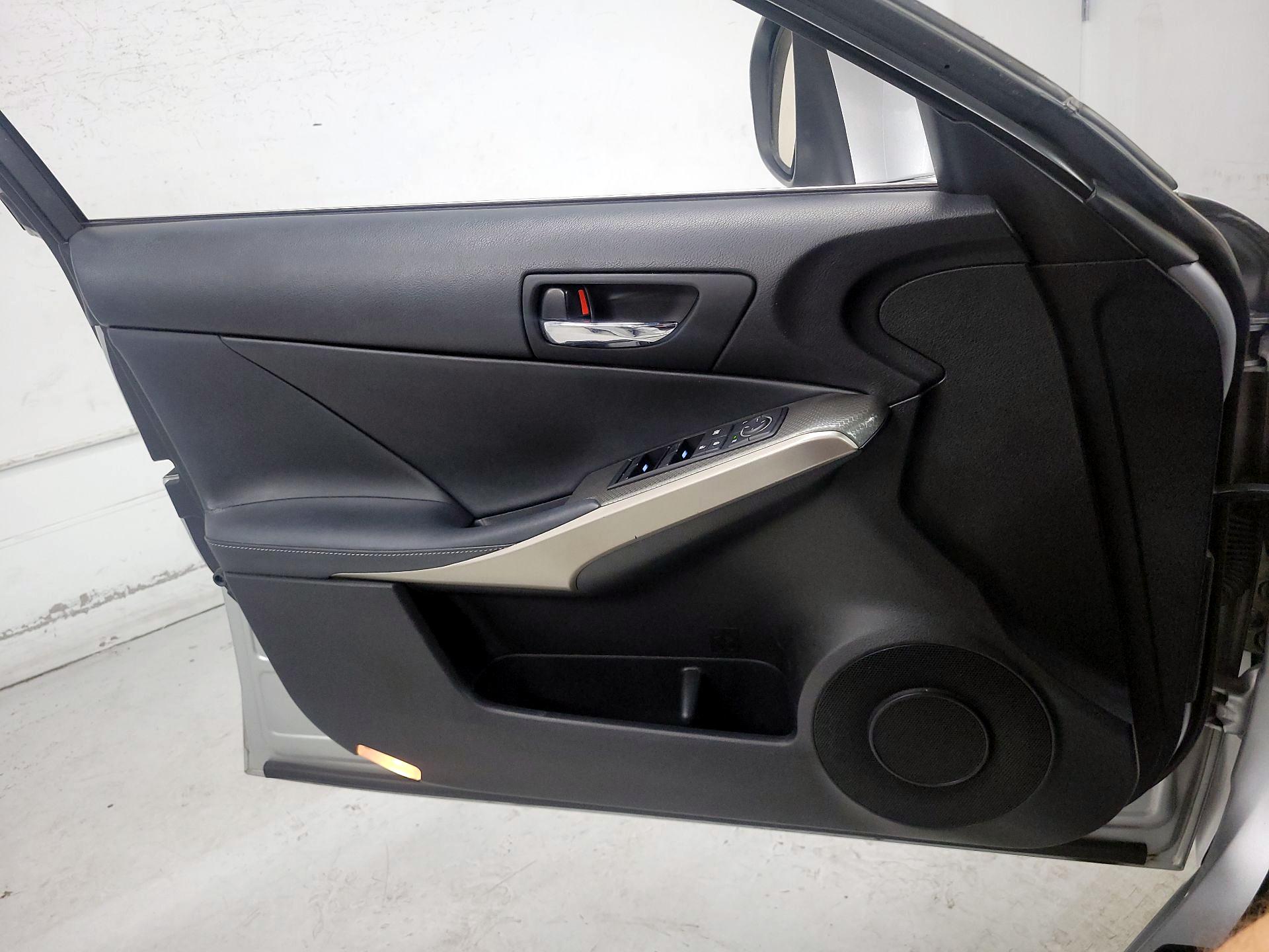 Thumbnail: 2015 Lexus IS - 12