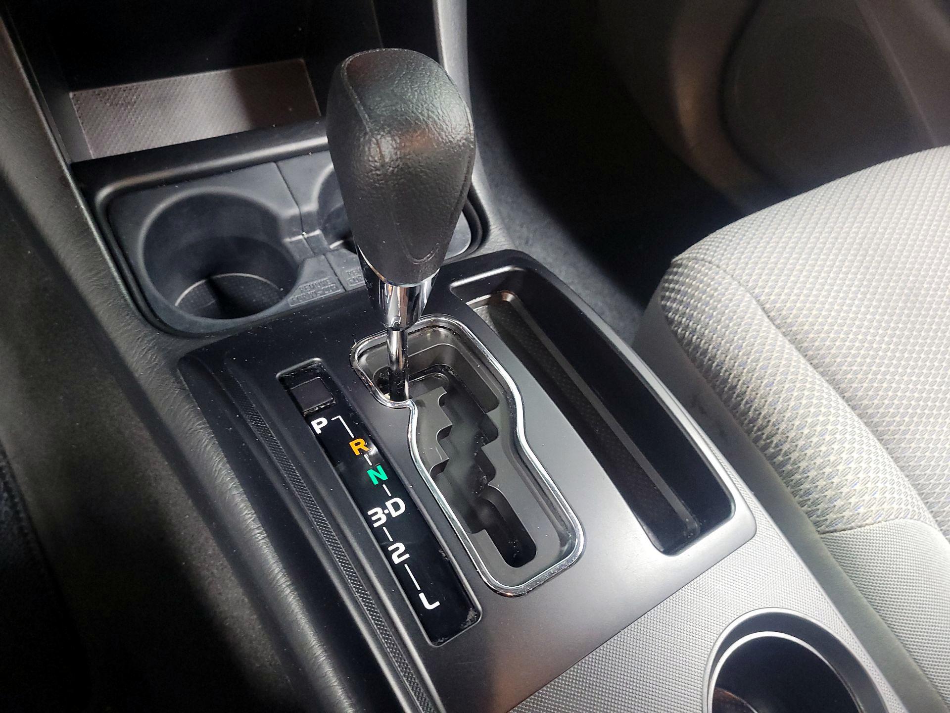 Thumbnail: 2015 Toyota Tacoma - 15