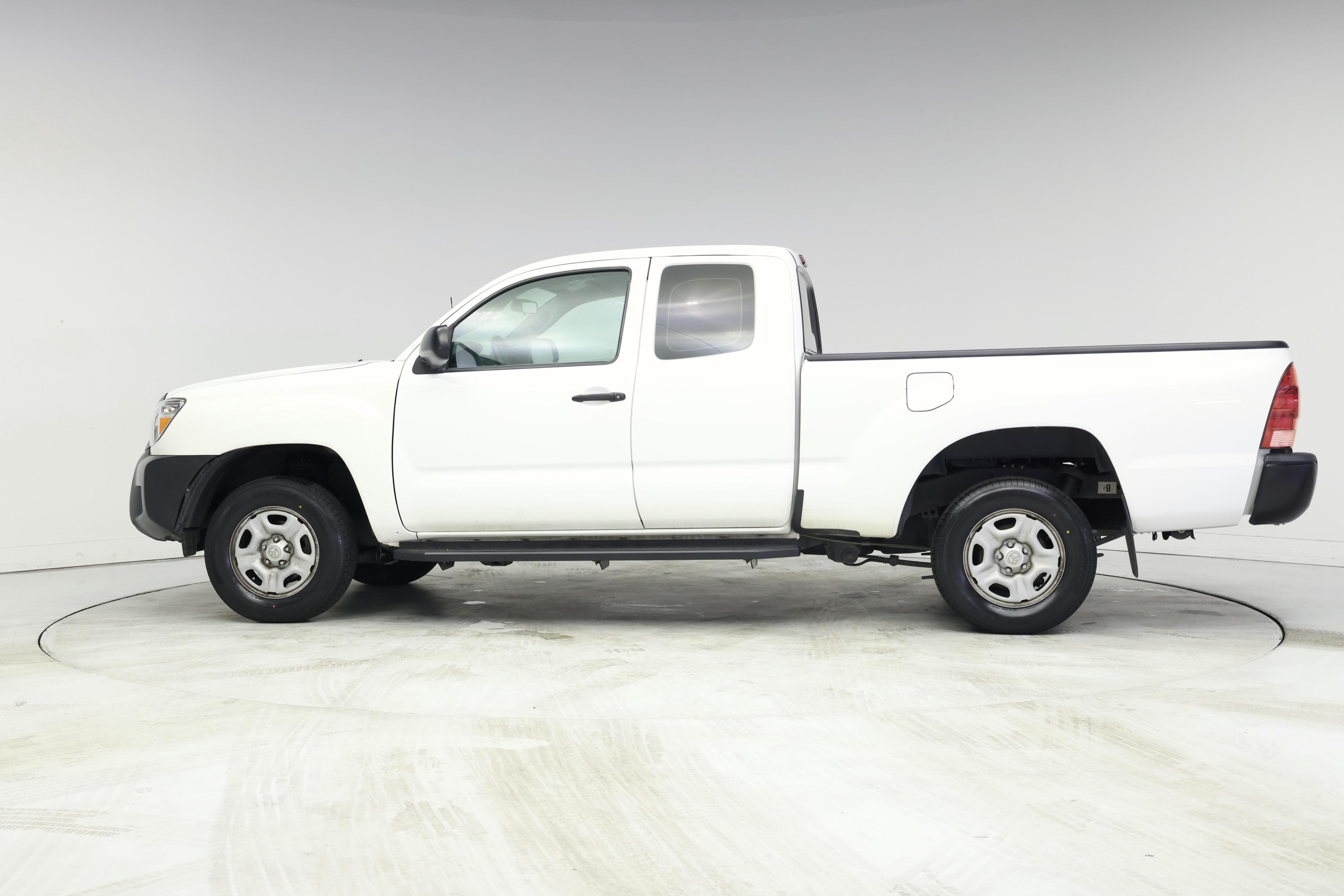 Thumbnail: 2015 Toyota Tacoma - 3