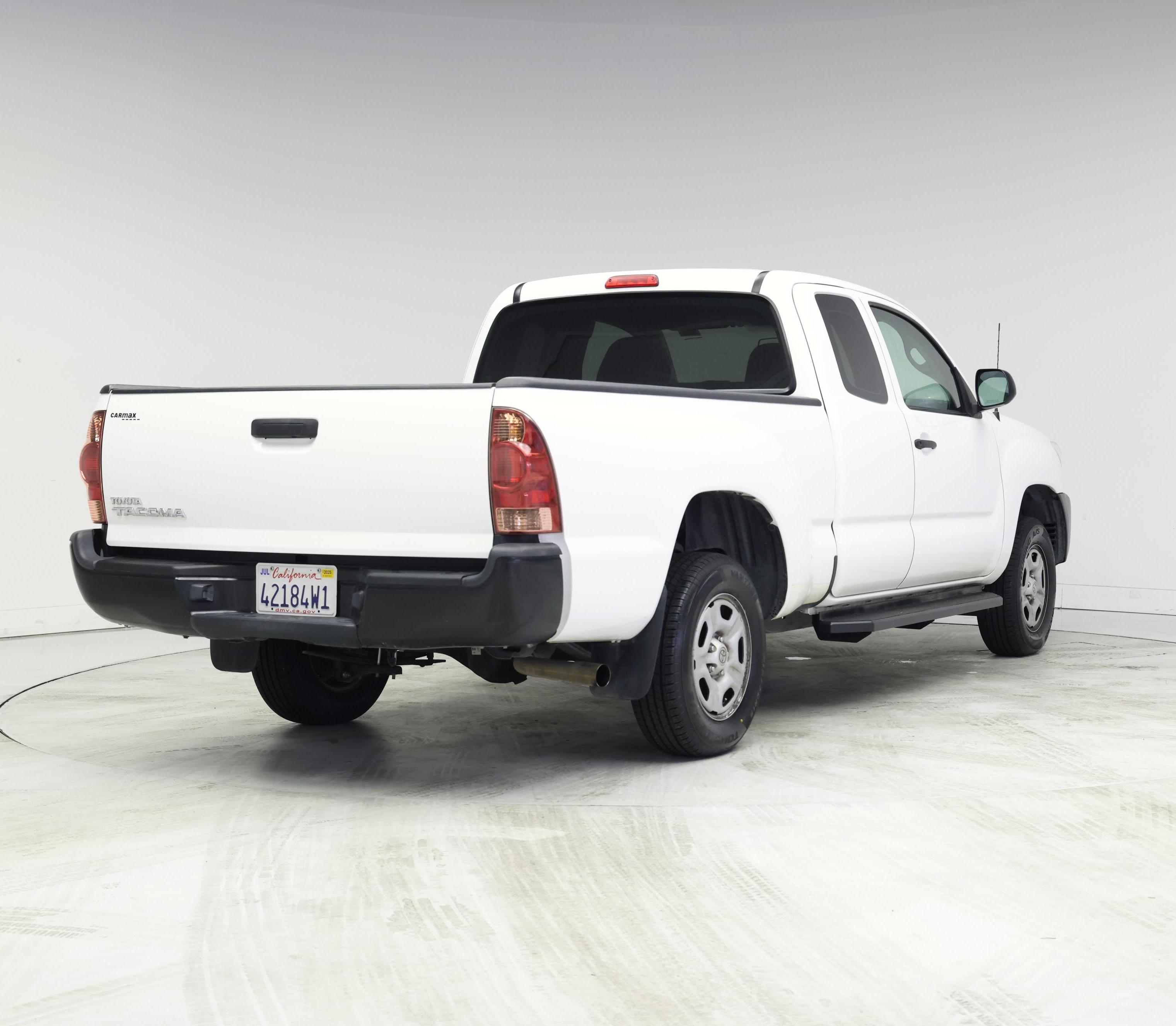 Thumbnail: 2015 Toyota Tacoma - 8