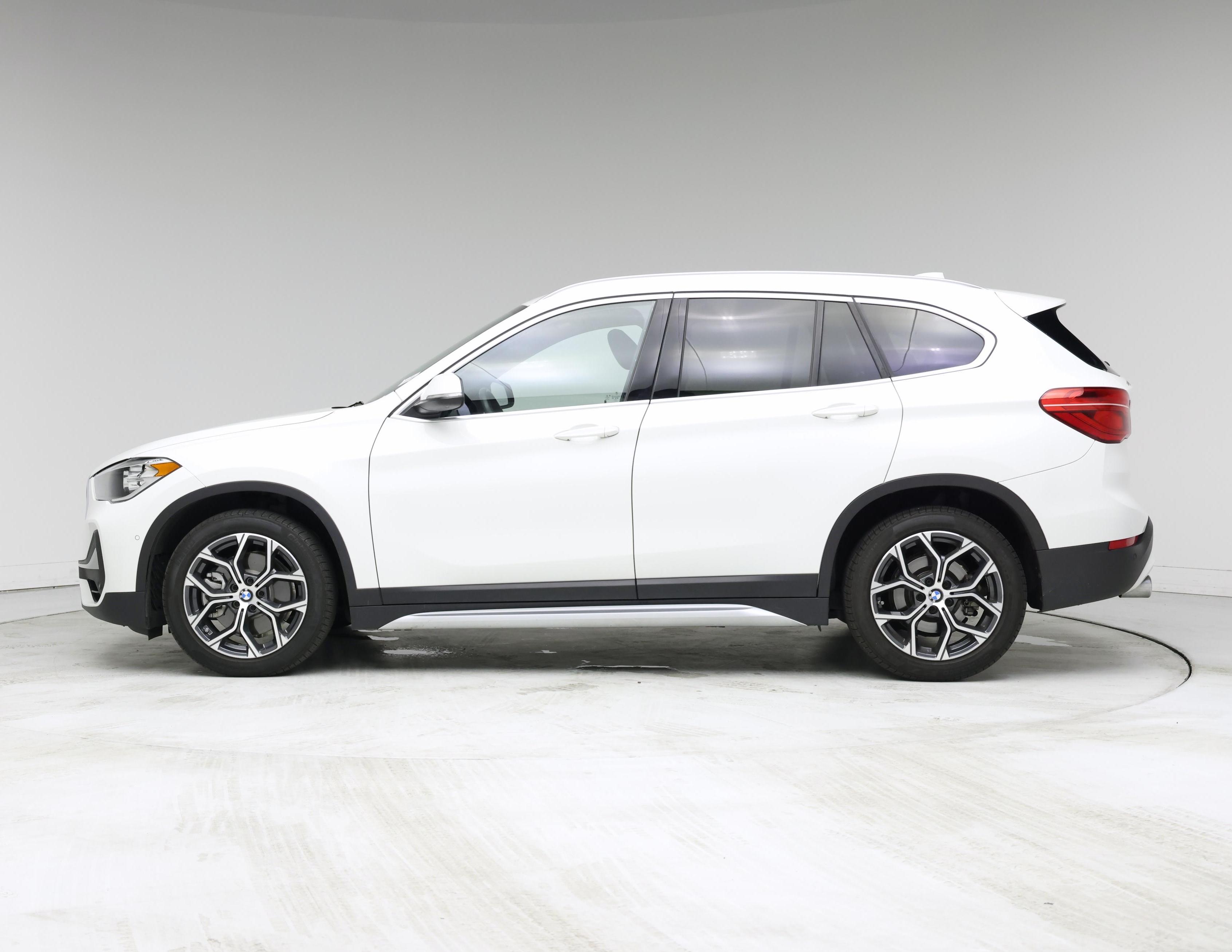 Thumbnail: 2021 BMW X1 - 3