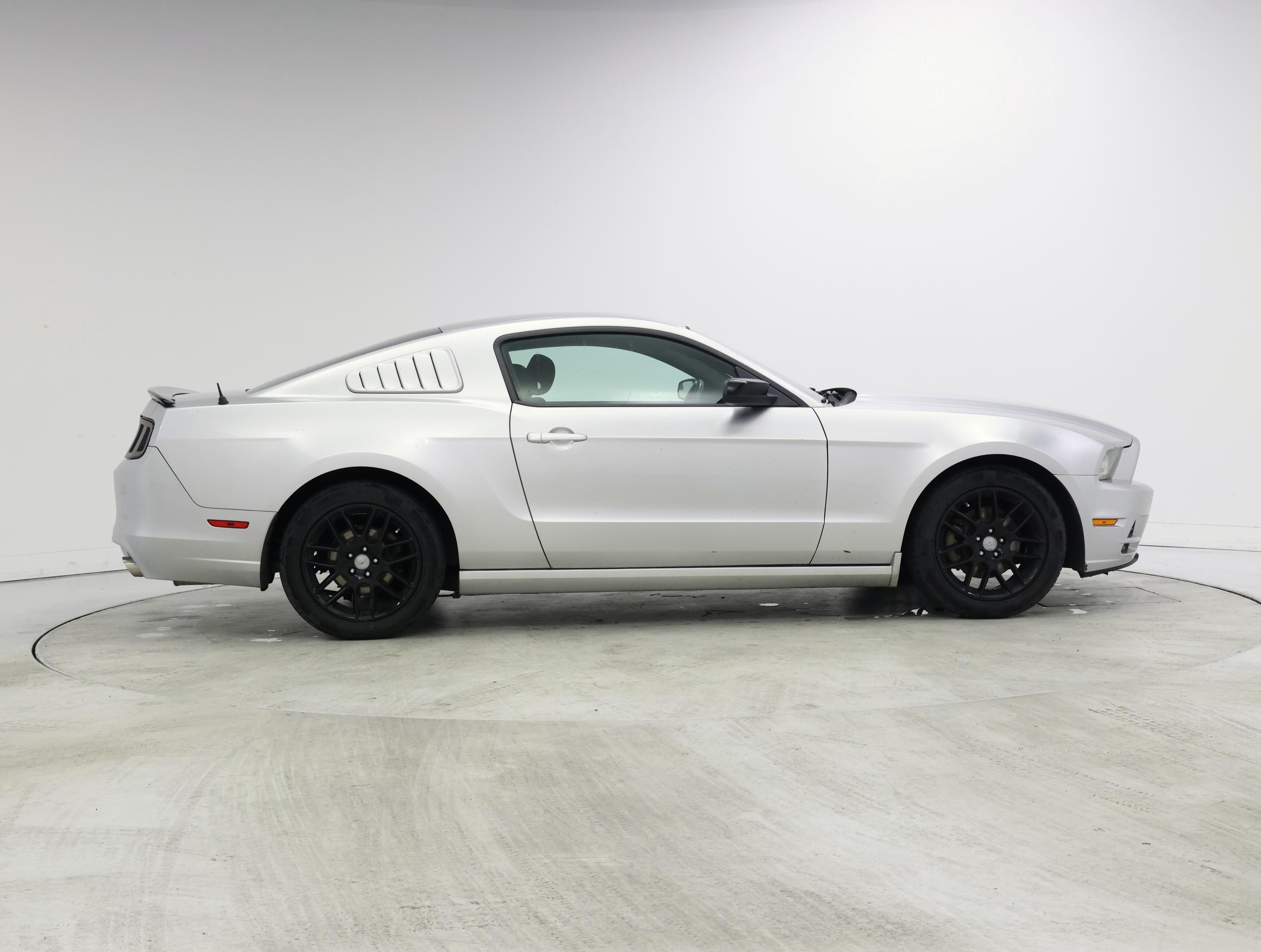 Thumbnail: 2014 Ford Mustang - 7