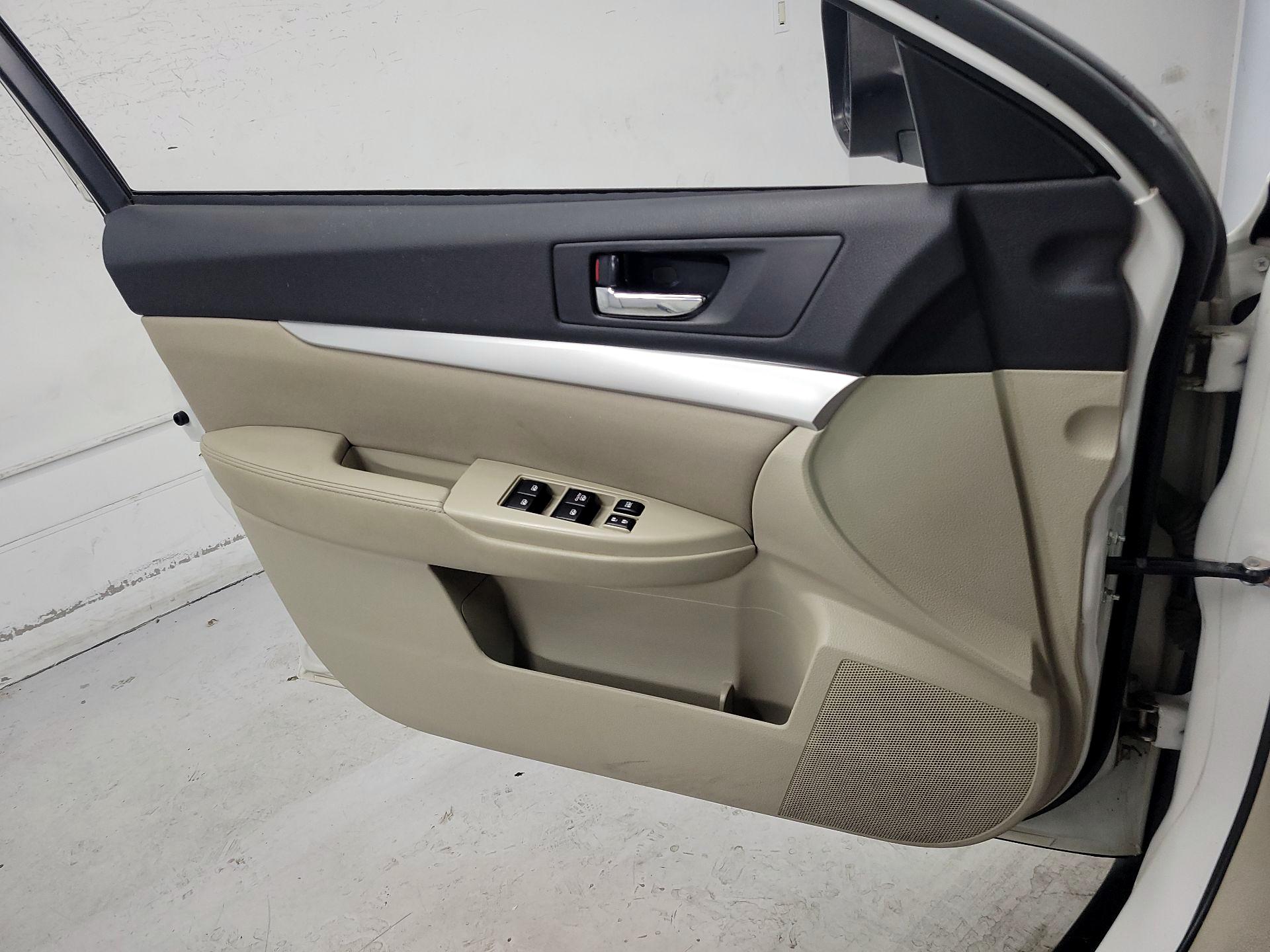 Thumbnail: 2014 Subaru Outback - 12