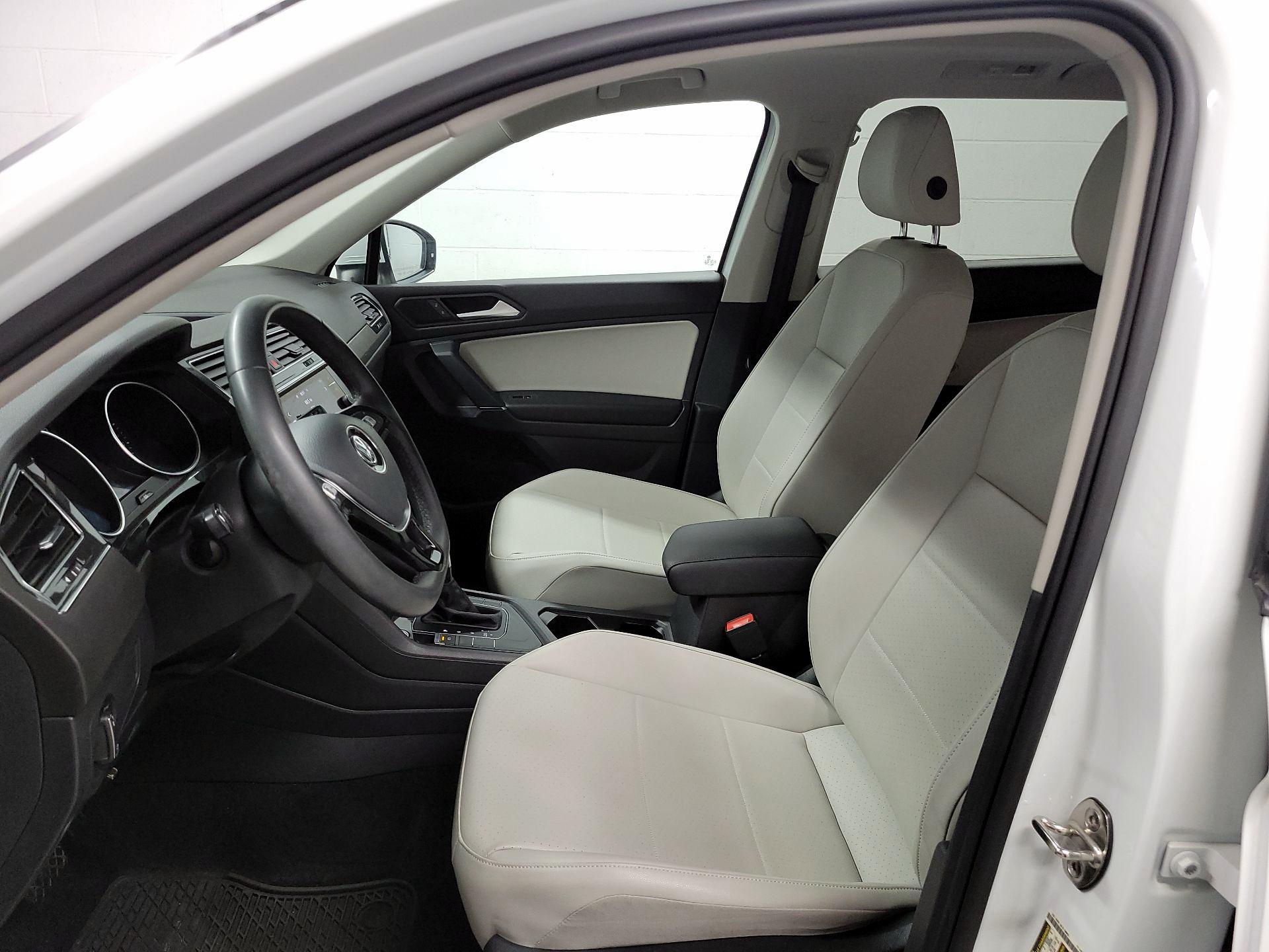 Thumbnail: 2020 Volkswagen Tiguan - 11
