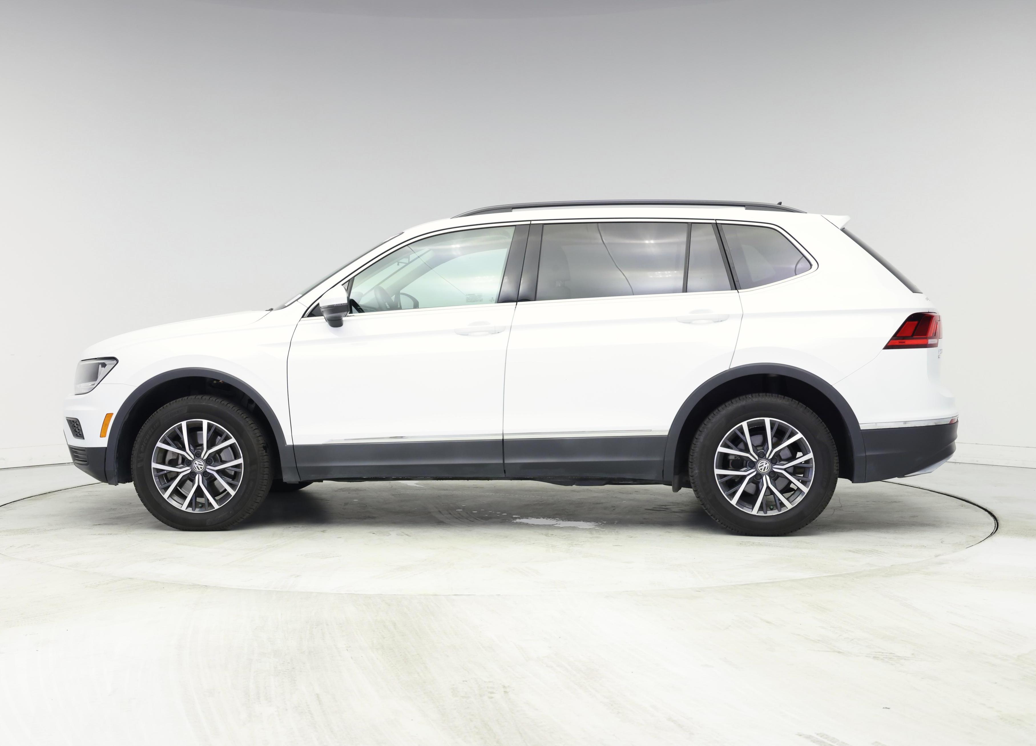 Thumbnail: 2020 Volkswagen Tiguan - 3