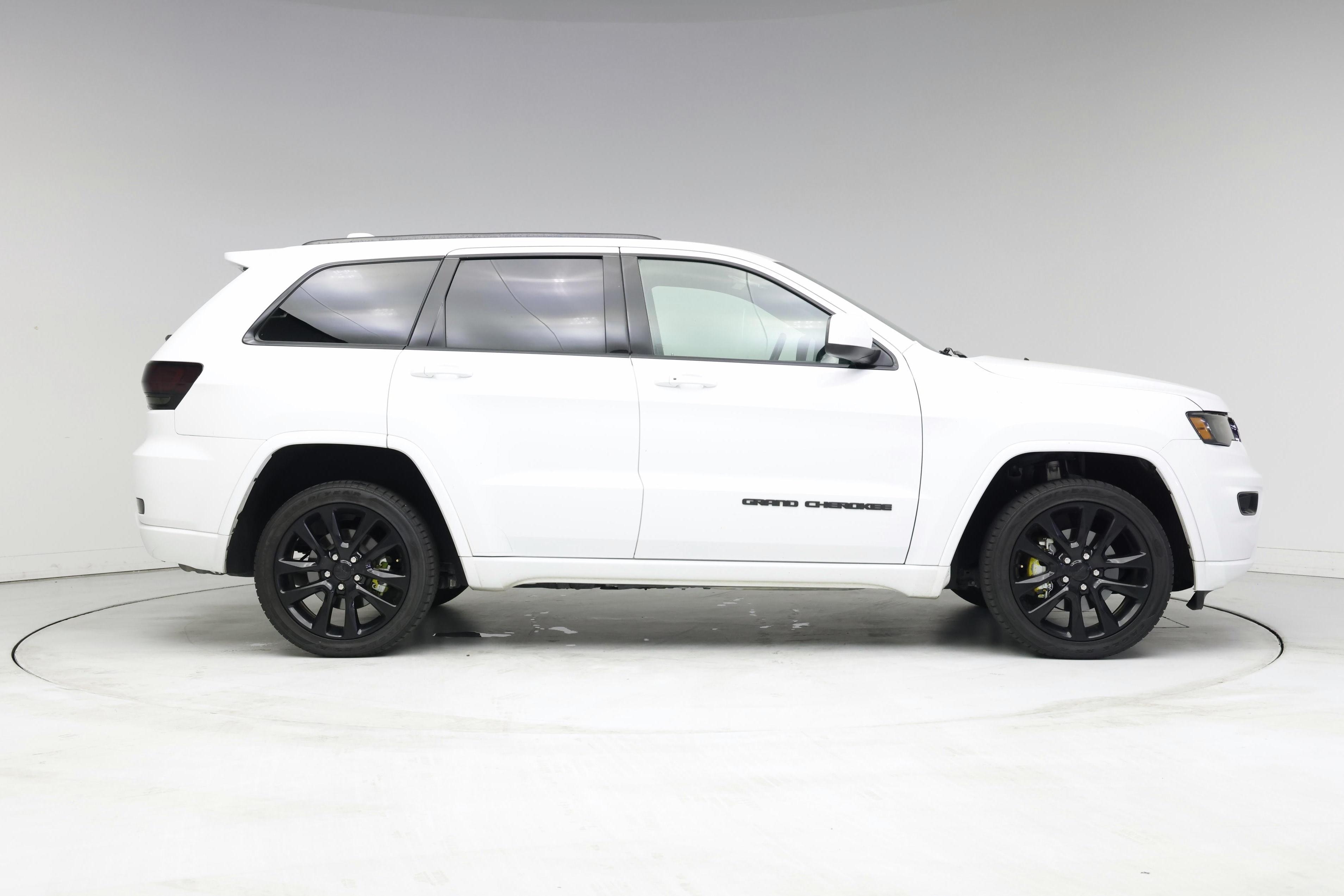 Thumbnail: 2020 Jeep Grand Cherokee - 7