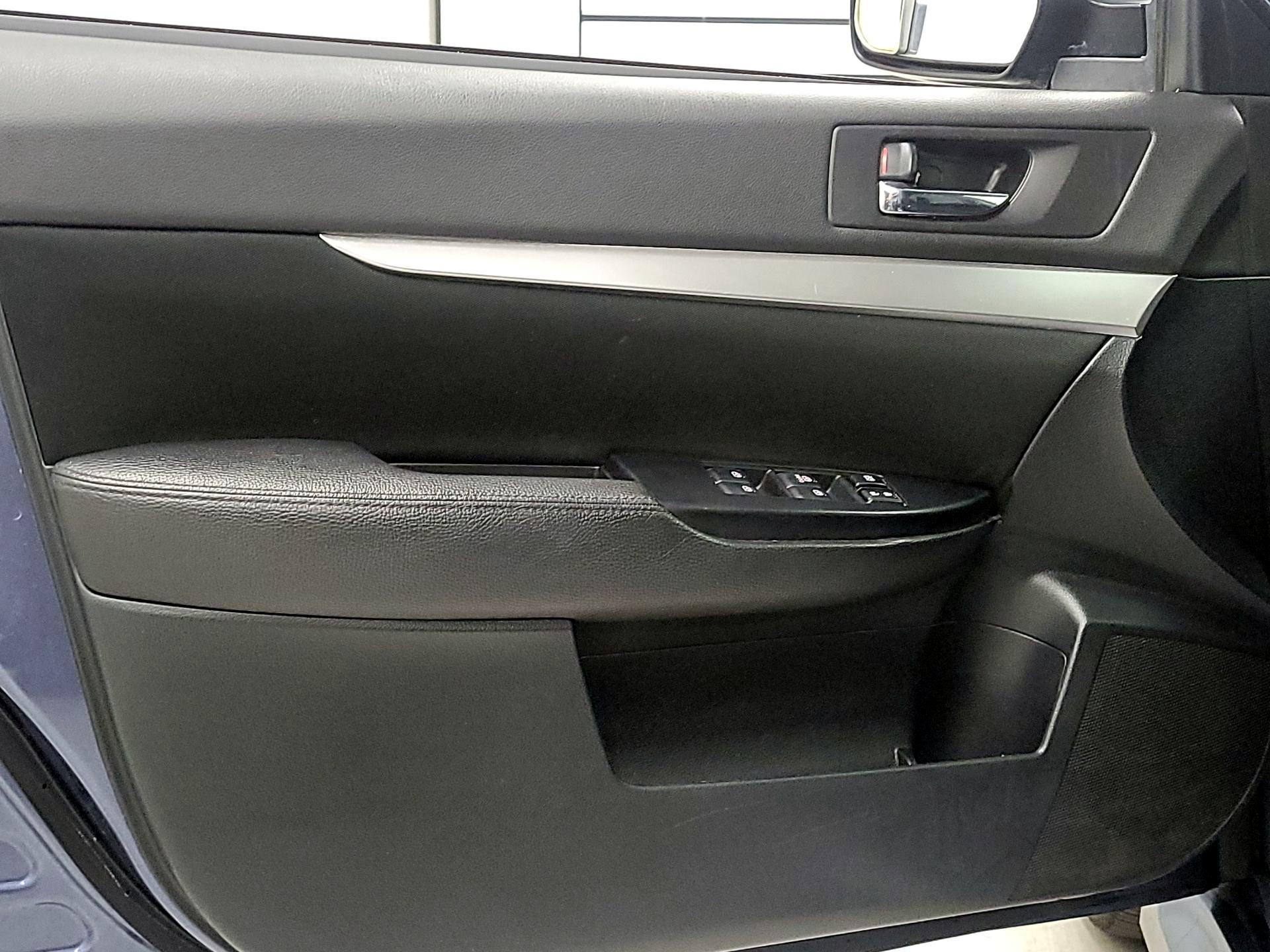 Thumbnail: 2014 Subaru Legacy - 12