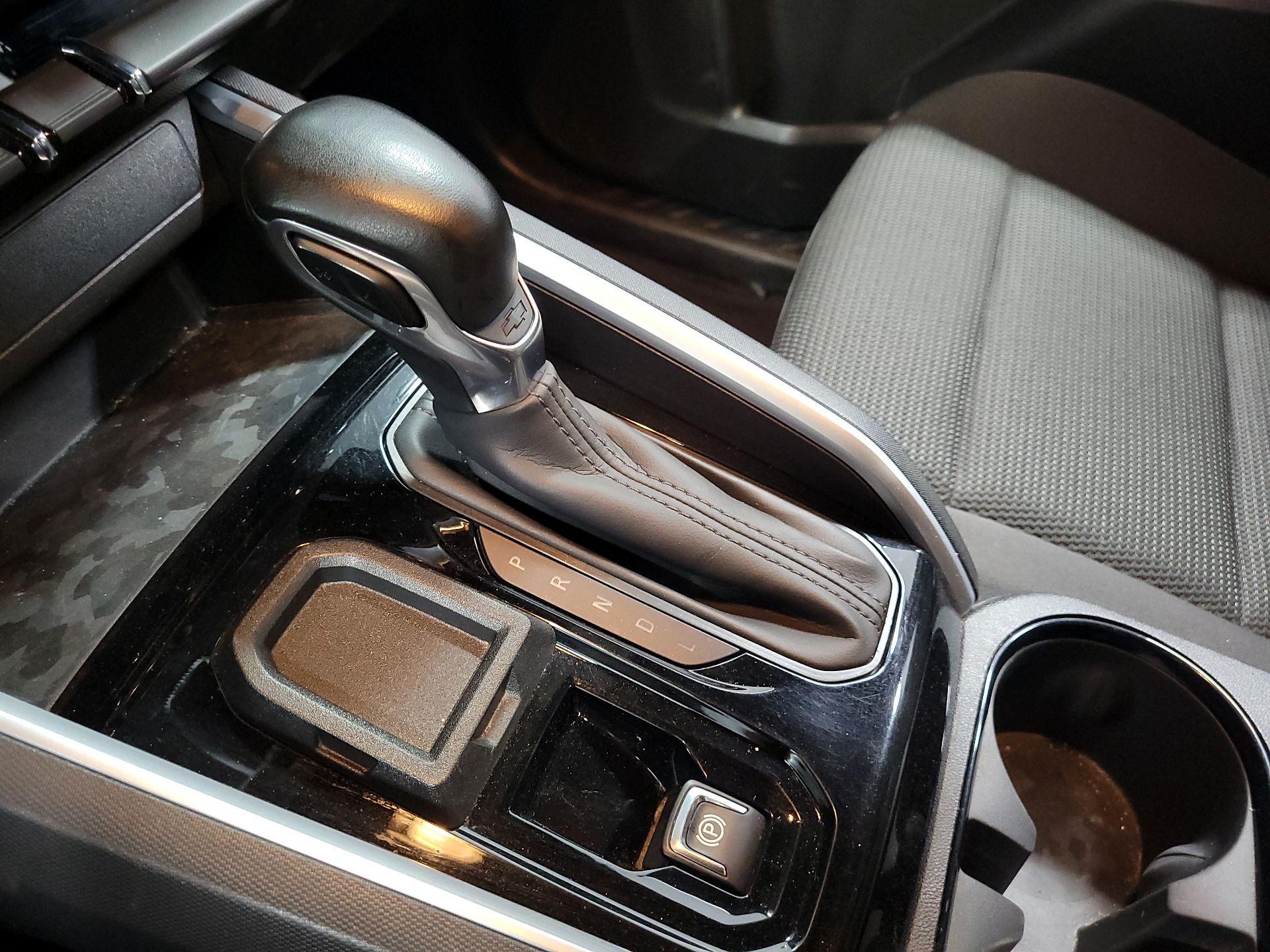 Thumbnail: 2023 Chevrolet Colorado - 15