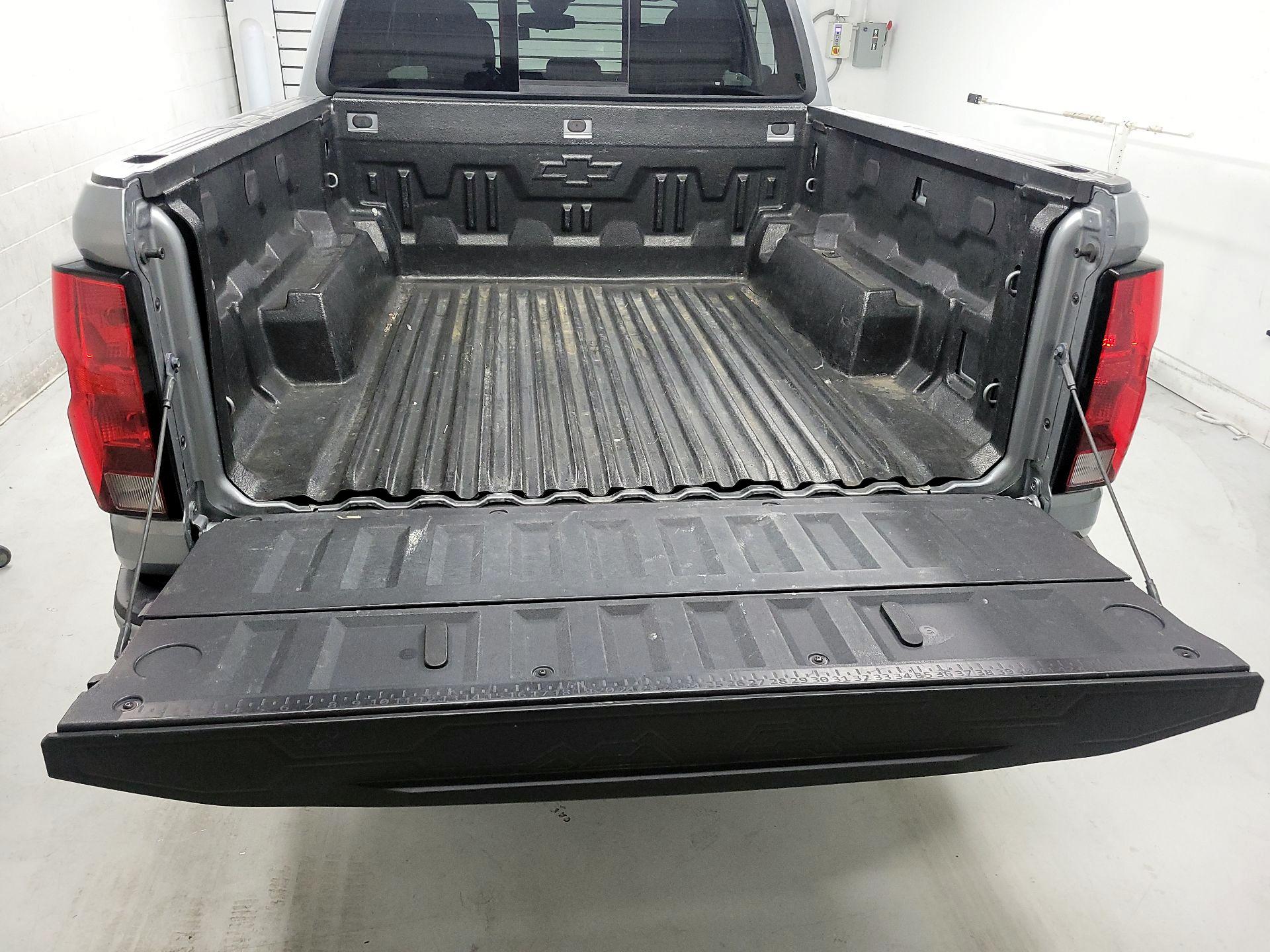 Thumbnail: 2023 Chevrolet Colorado - 18