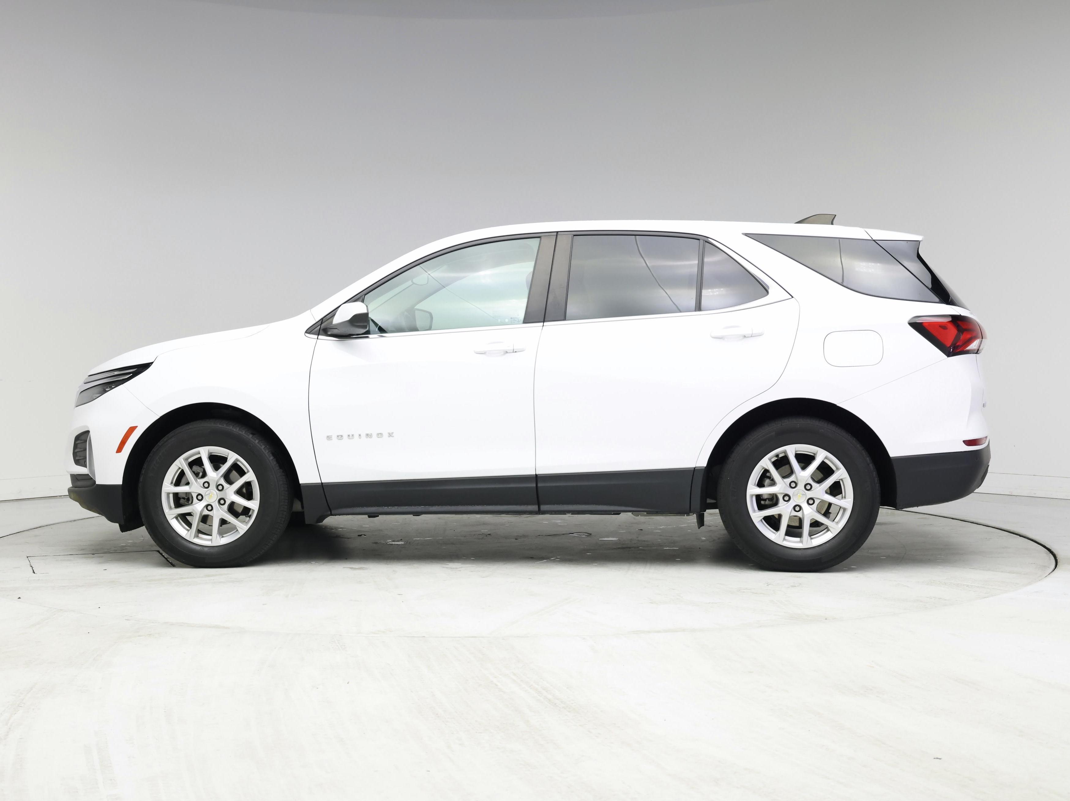Thumbnail: 2022 Chevrolet Equinox - 3