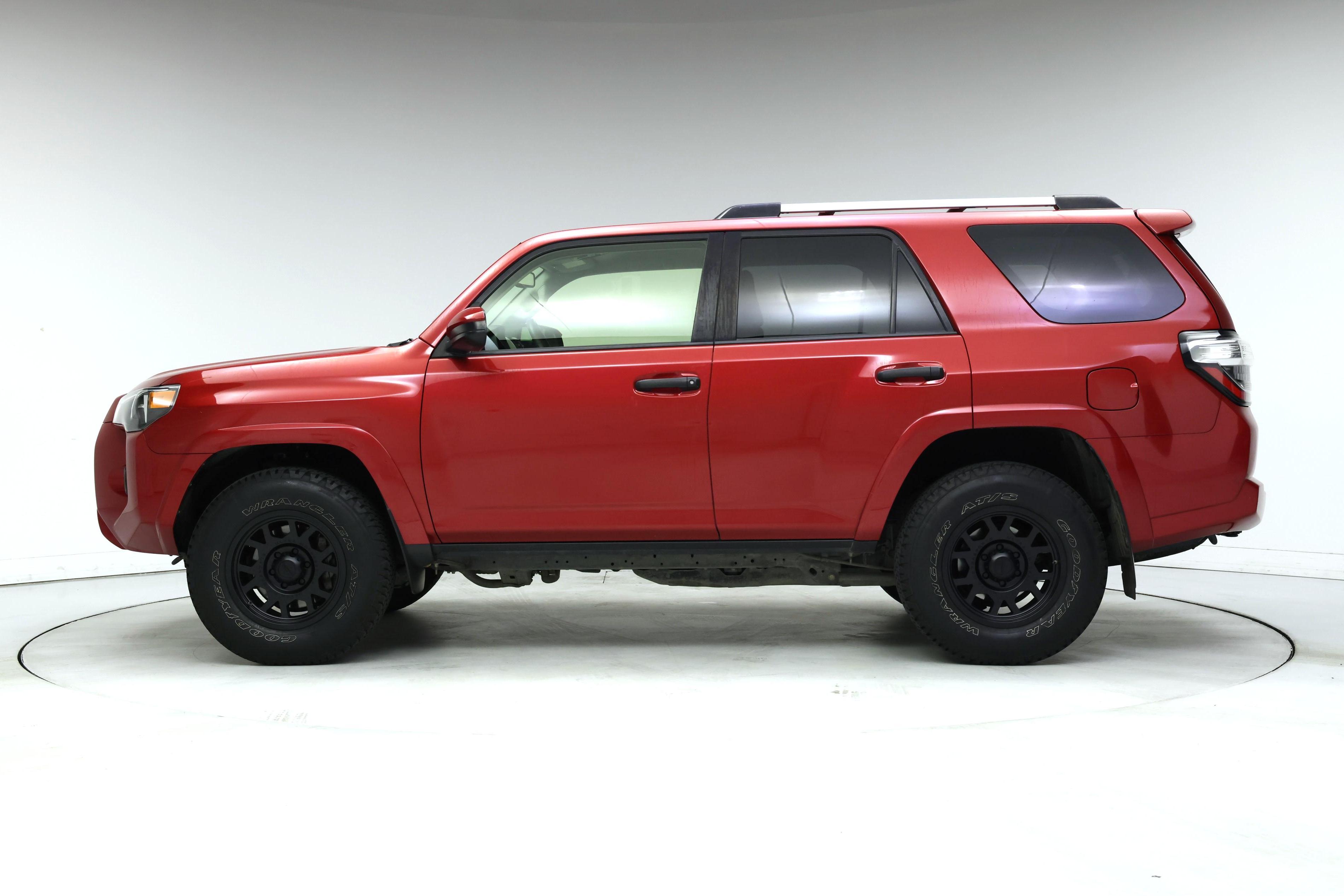 Thumbnail: 2020 Toyota 4Runner - 3