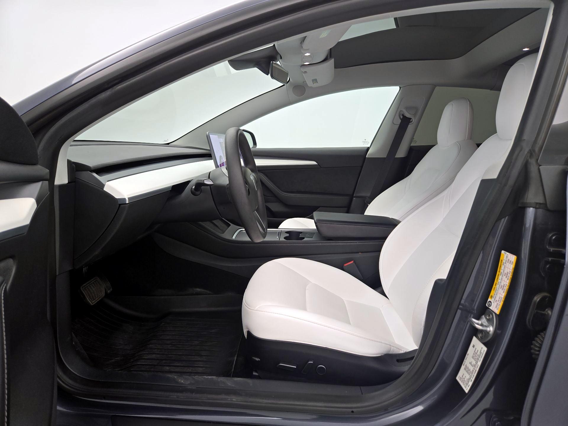Thumbnail: 2022 Tesla Model 3 - 11