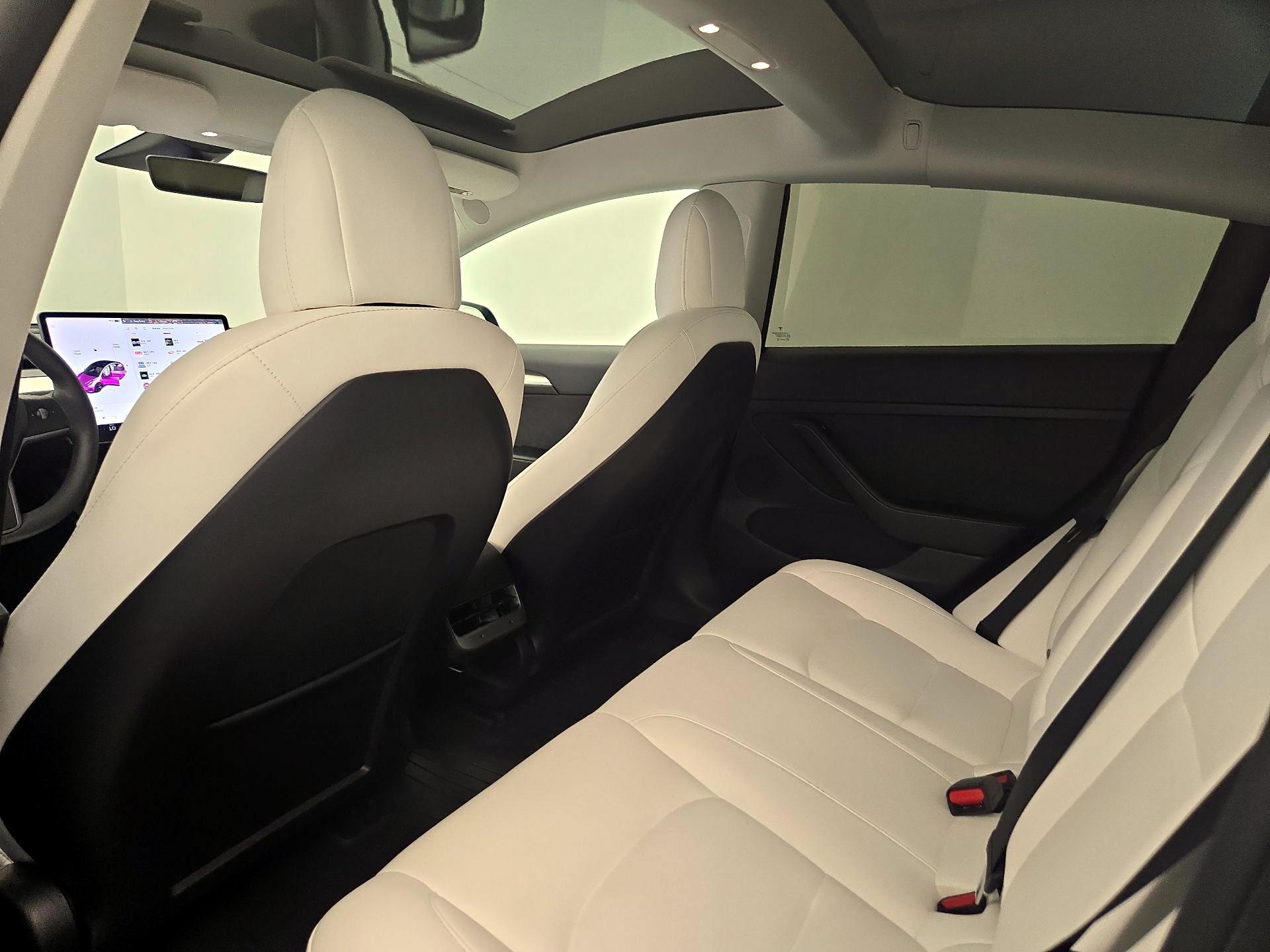 Thumbnail: 2022 Tesla Model 3 - 19