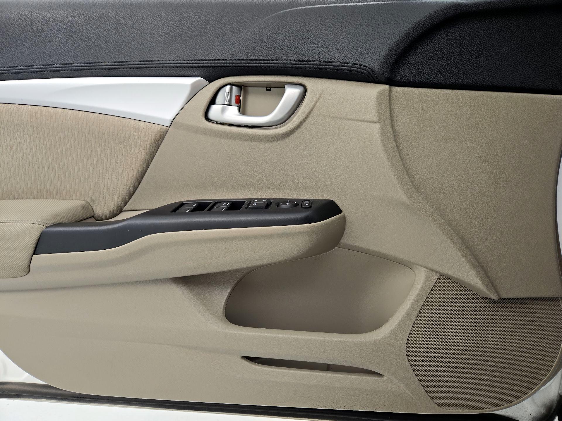 Thumbnail: 2015 Honda Civic - 12