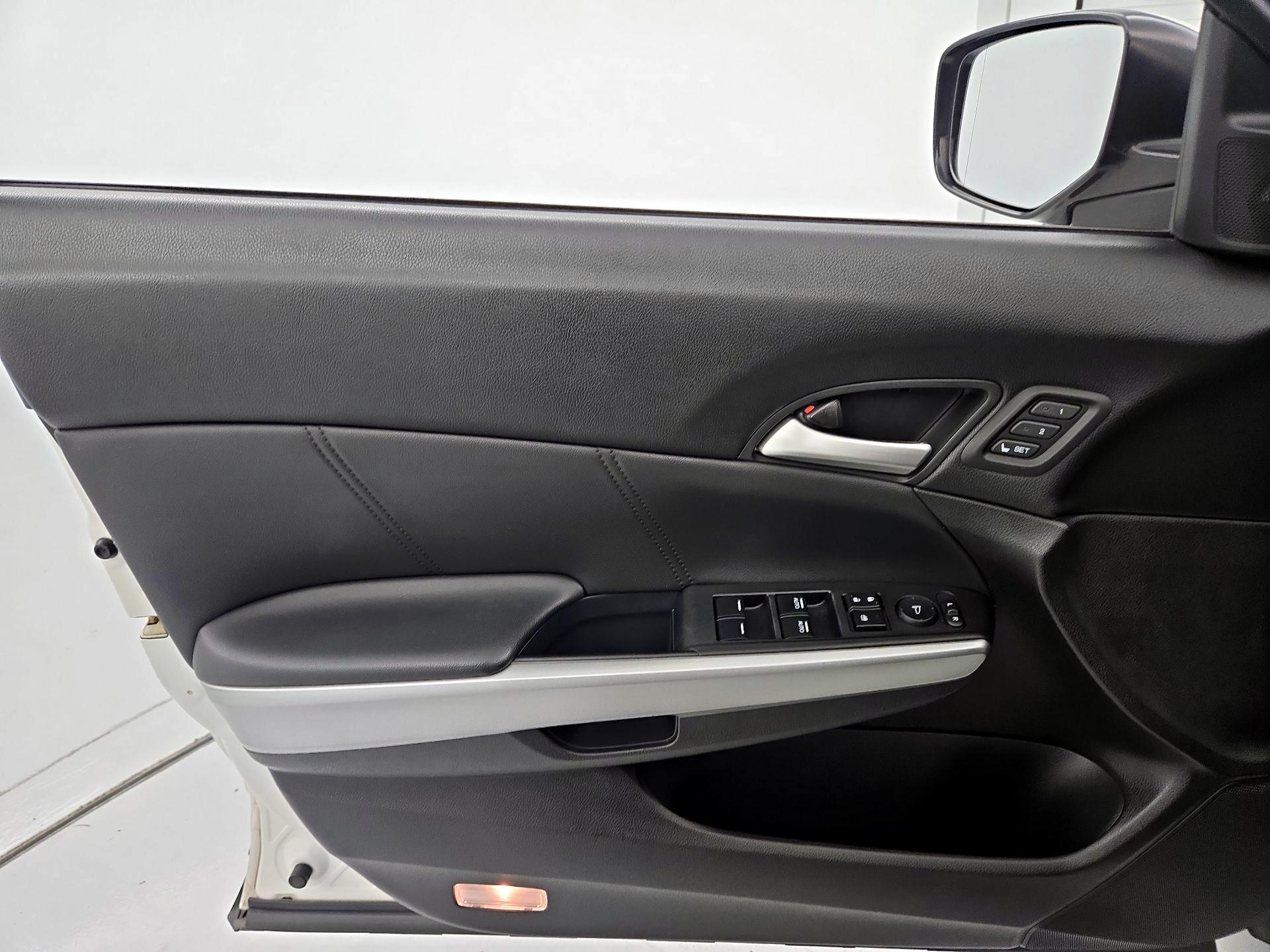 Thumbnail: 2013 Honda Accord Crosstour - 12