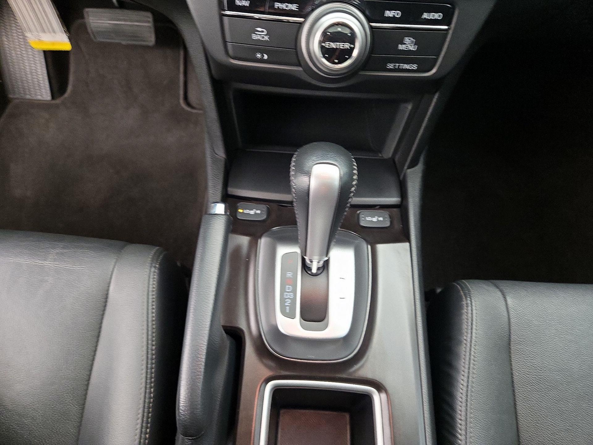 Thumbnail: 2013 Honda Accord Crosstour - 18