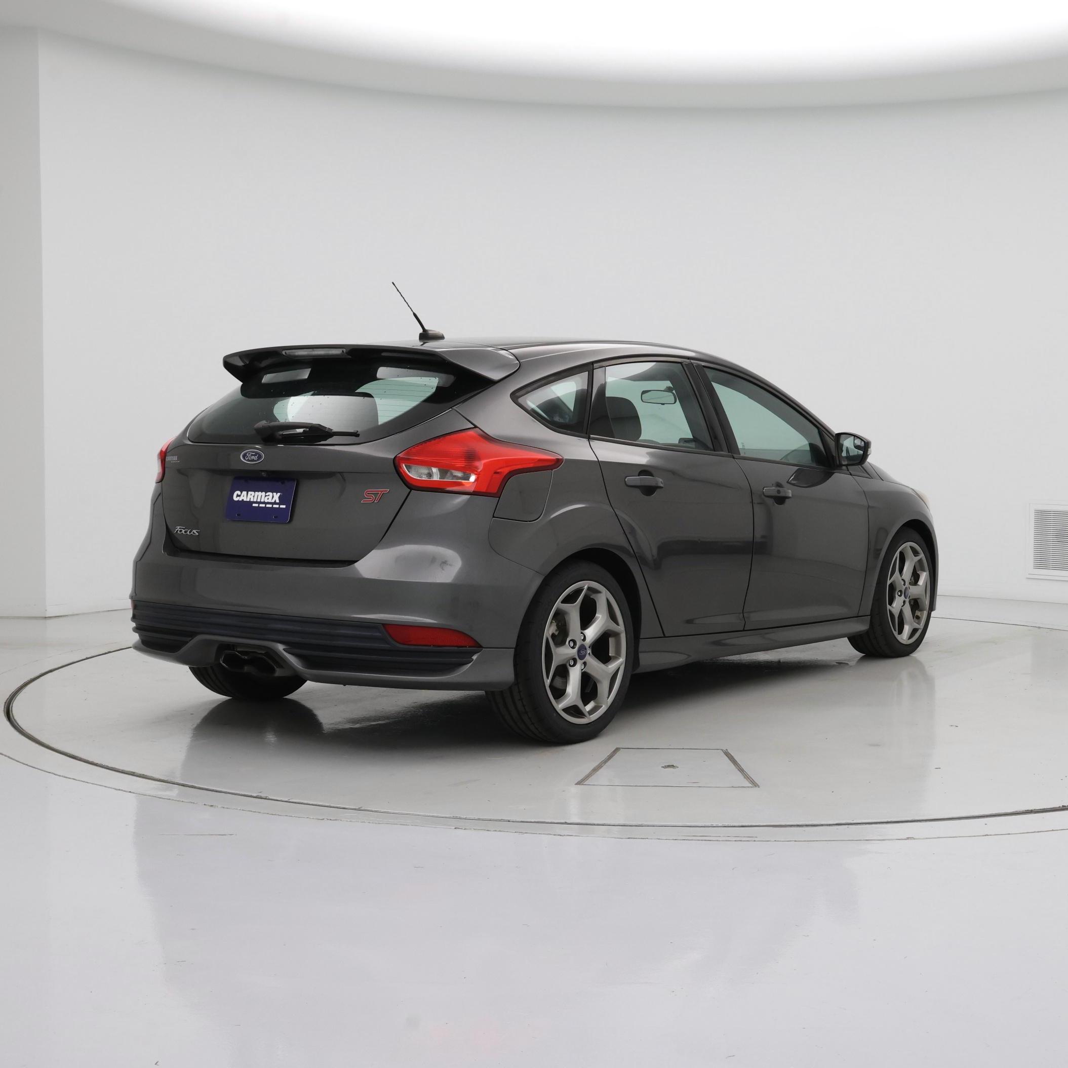 Thumbnail: 2015 Ford Focus - 8