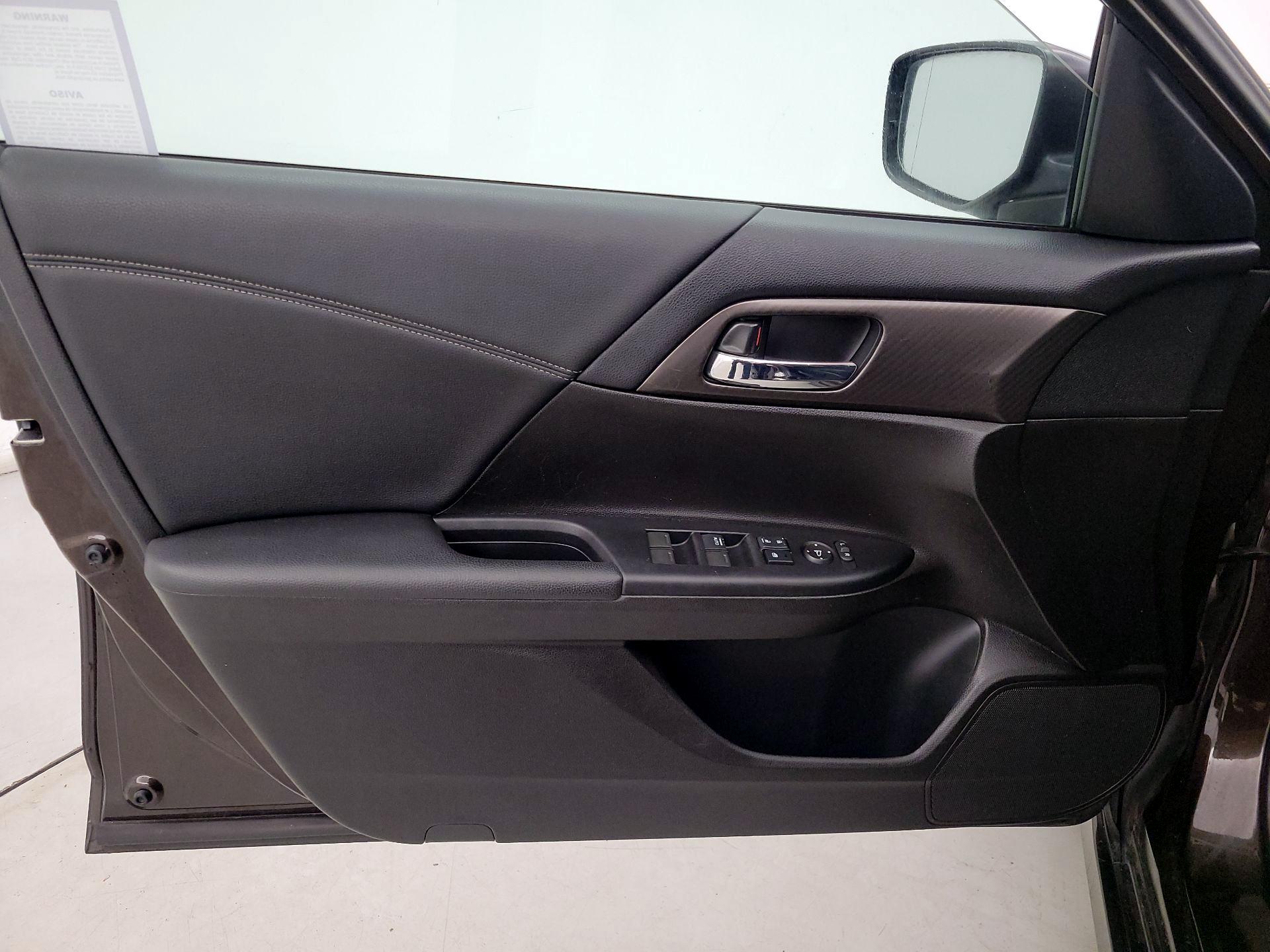 Thumbnail: 2016 Honda Accord - 12