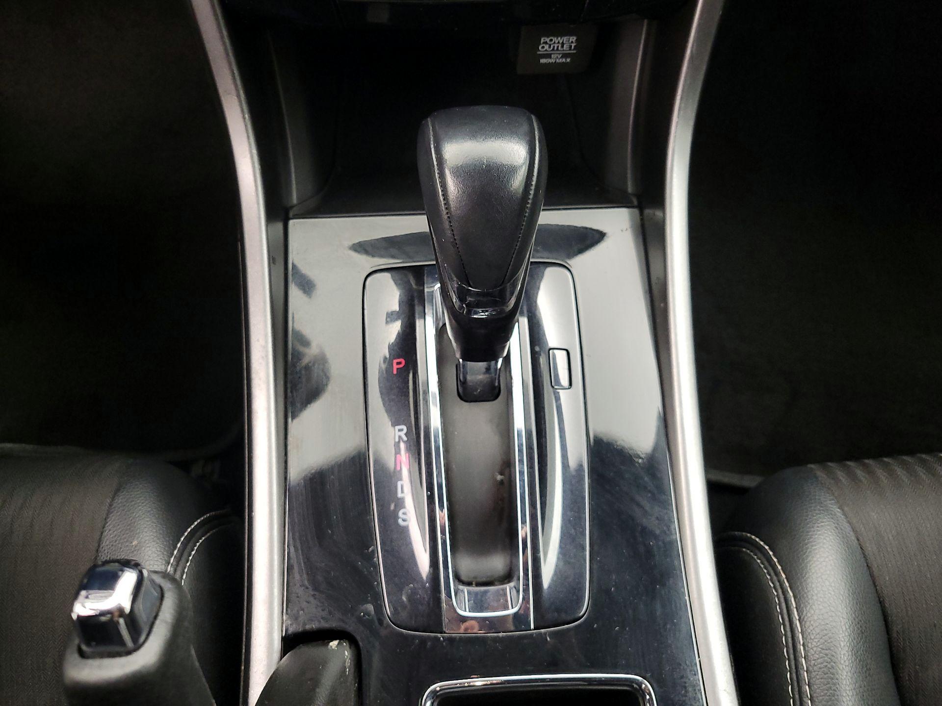 Thumbnail: 2016 Honda Accord - 17
