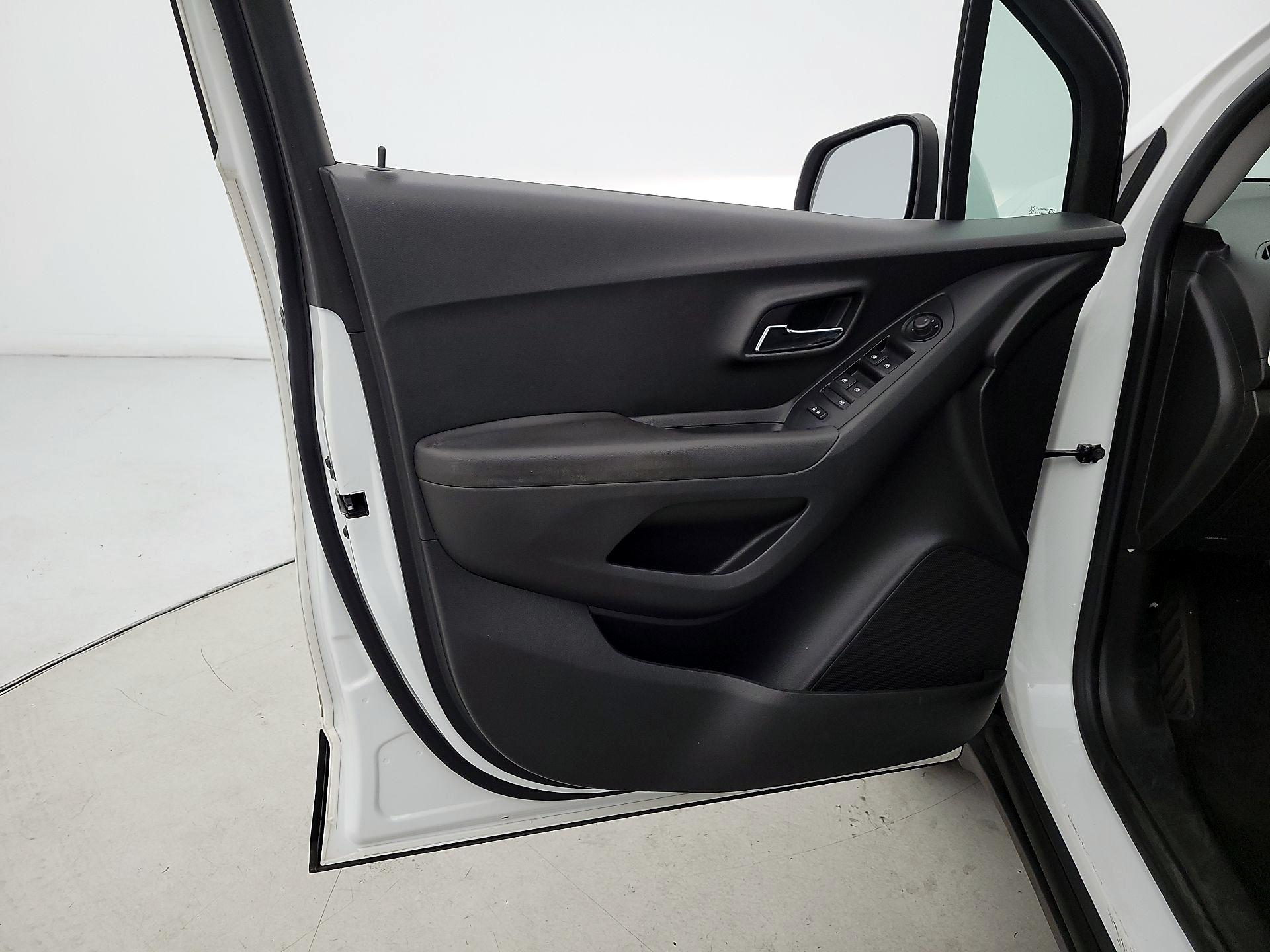 Thumbnail: 2019 Chevrolet Trax - 12