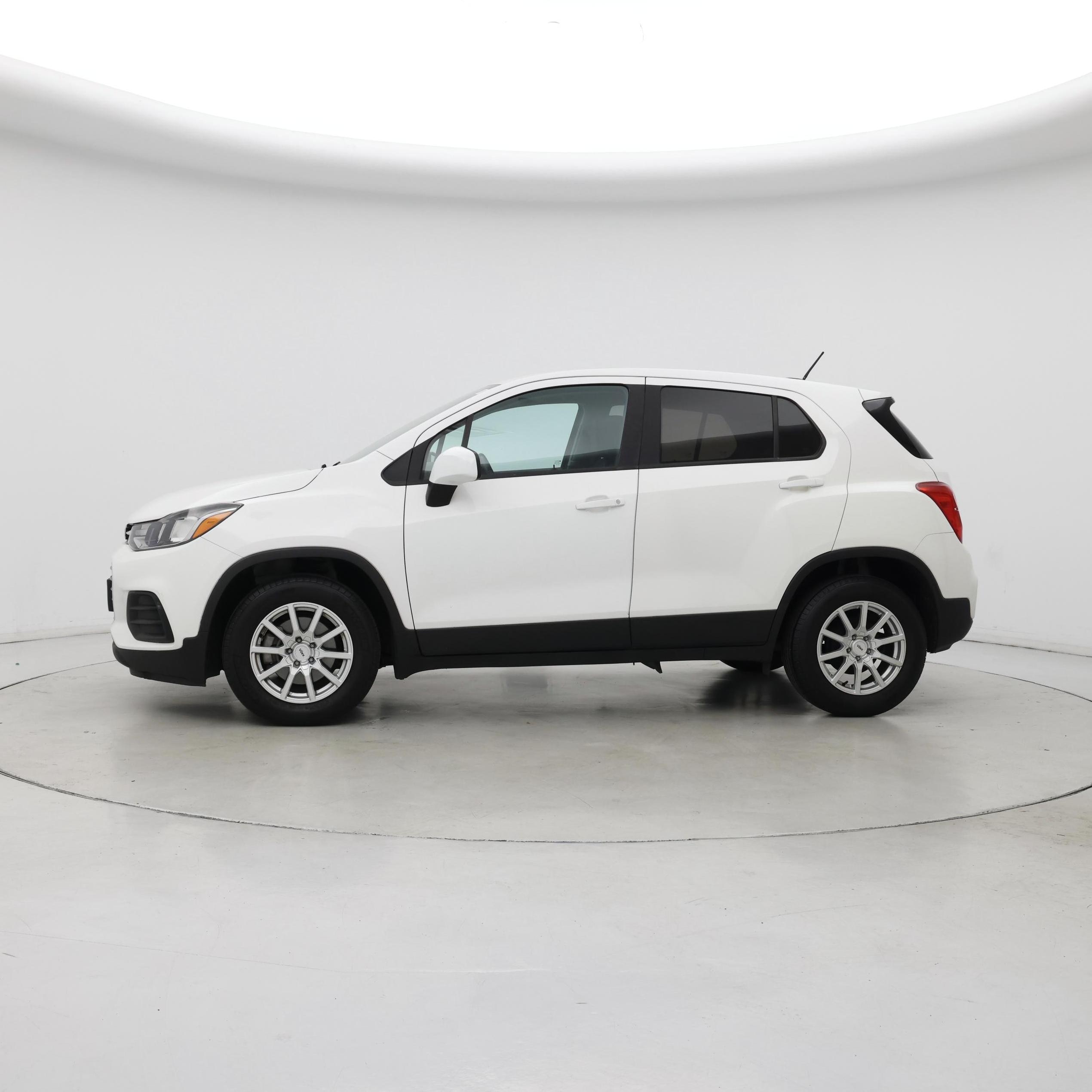 Thumbnail: 2019 Chevrolet Trax - 3