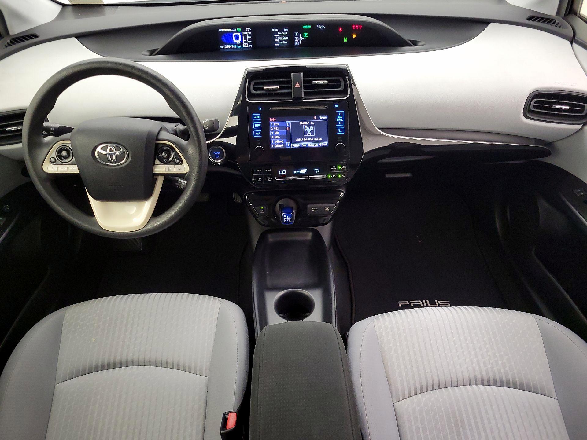 Thumbnail: 2017 Toyota Prius - 9