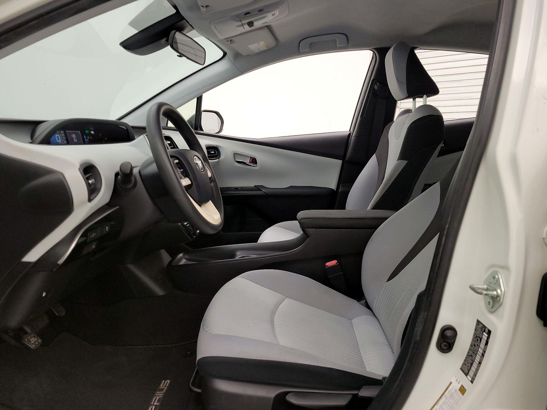 Thumbnail: 2017 Toyota Prius - 11