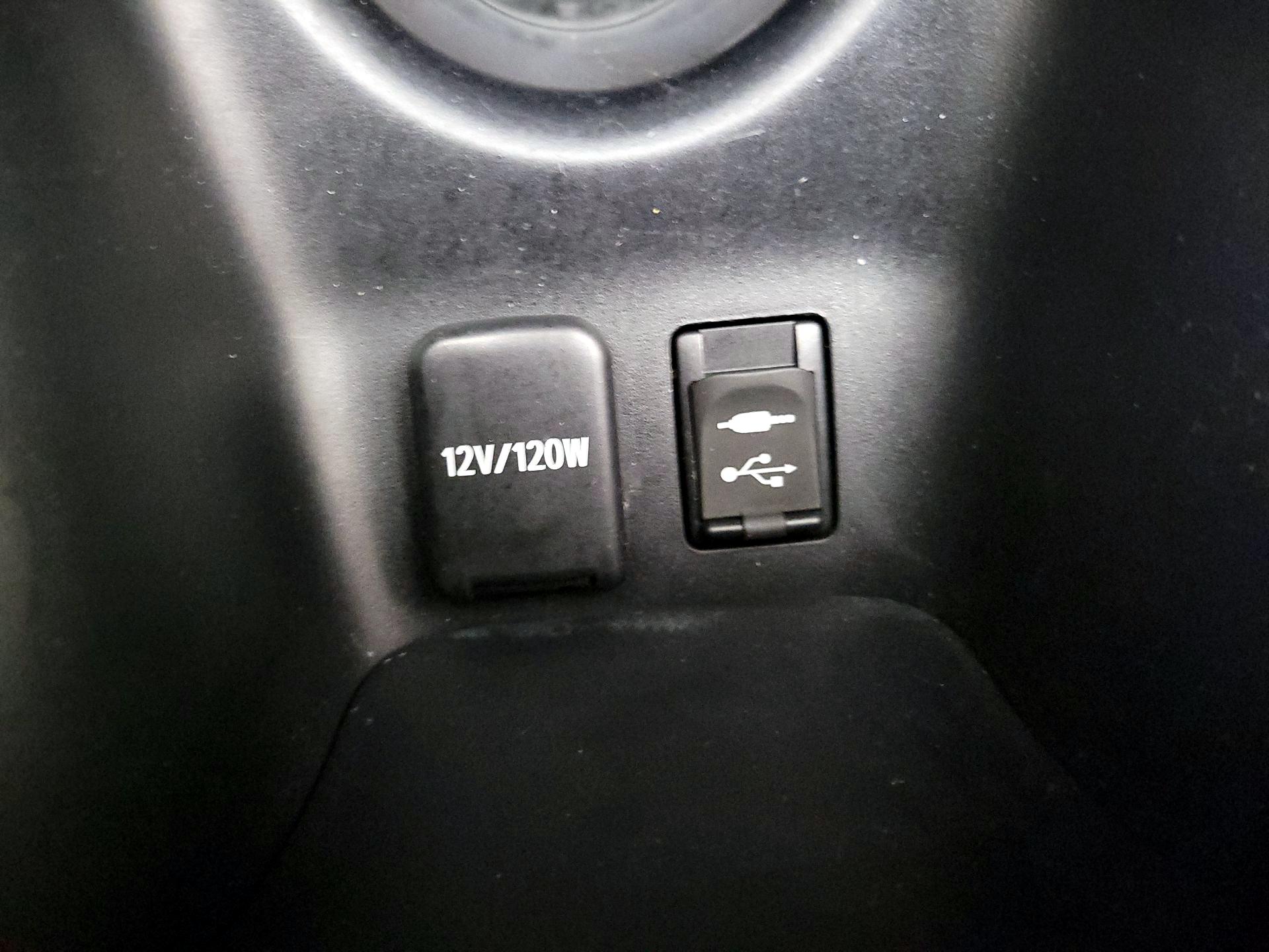 Thumbnail: 2017 Toyota Prius - 18