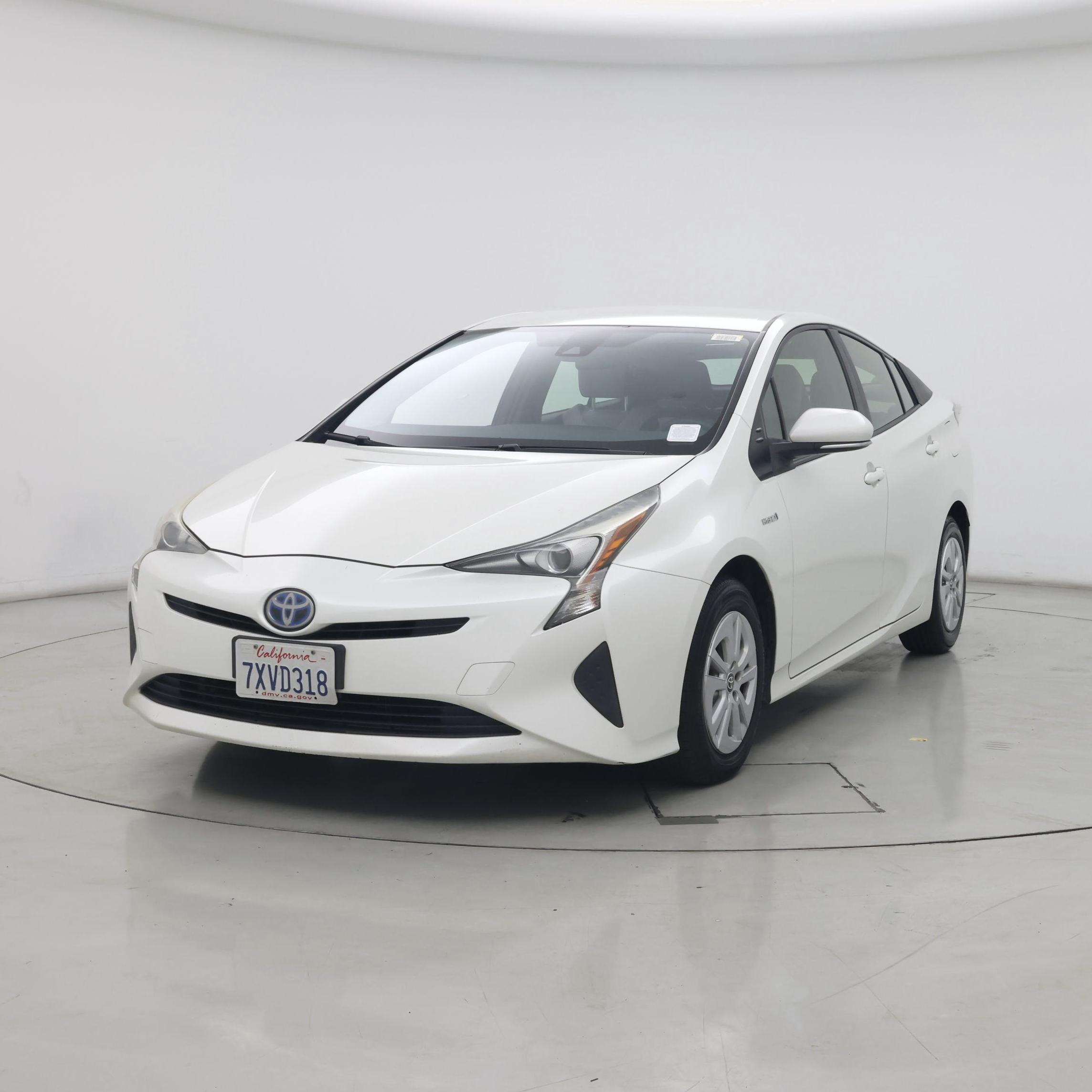 Thumbnail: 2017 Toyota Prius - 4