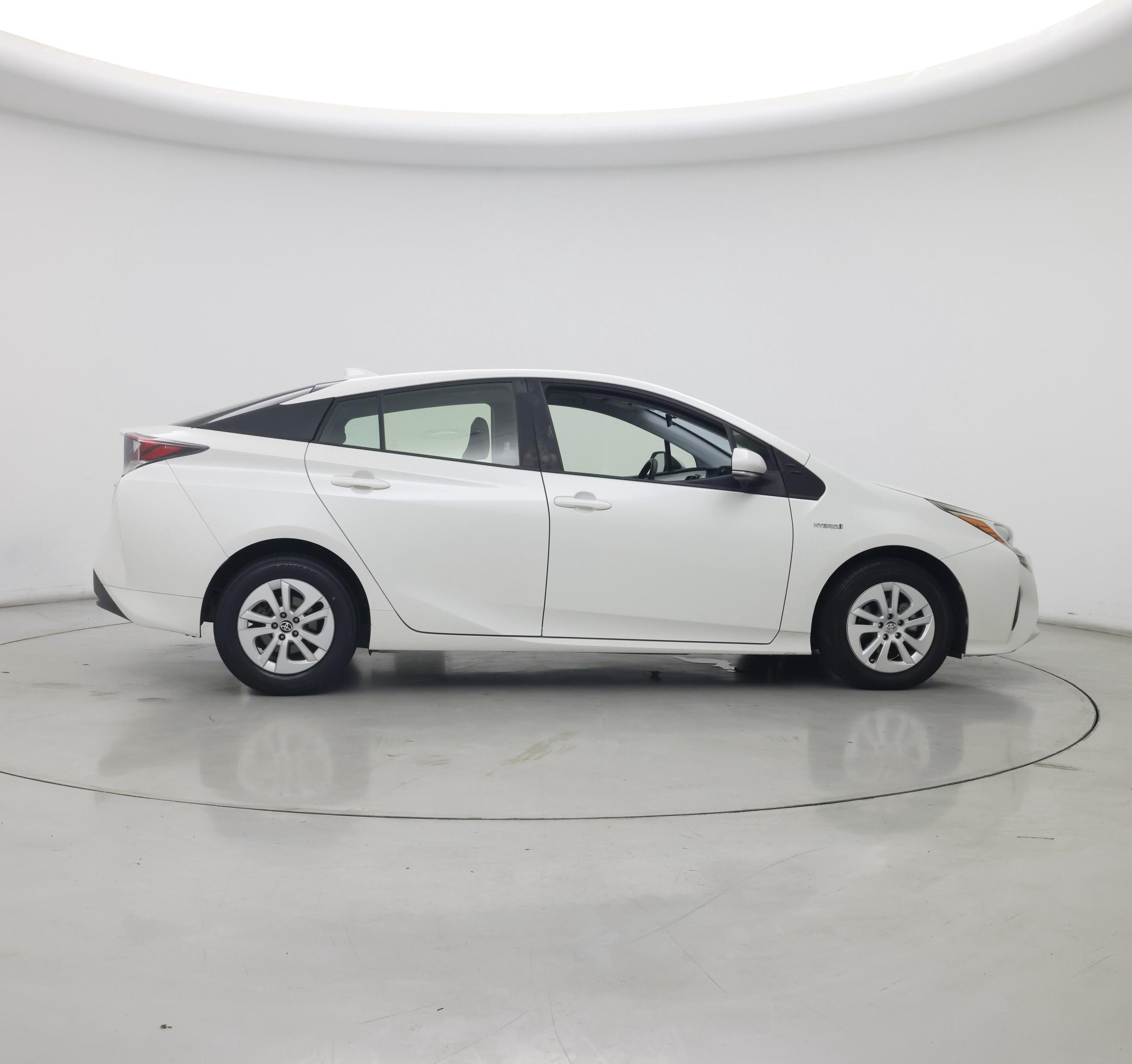 Thumbnail: 2017 Toyota Prius - 7