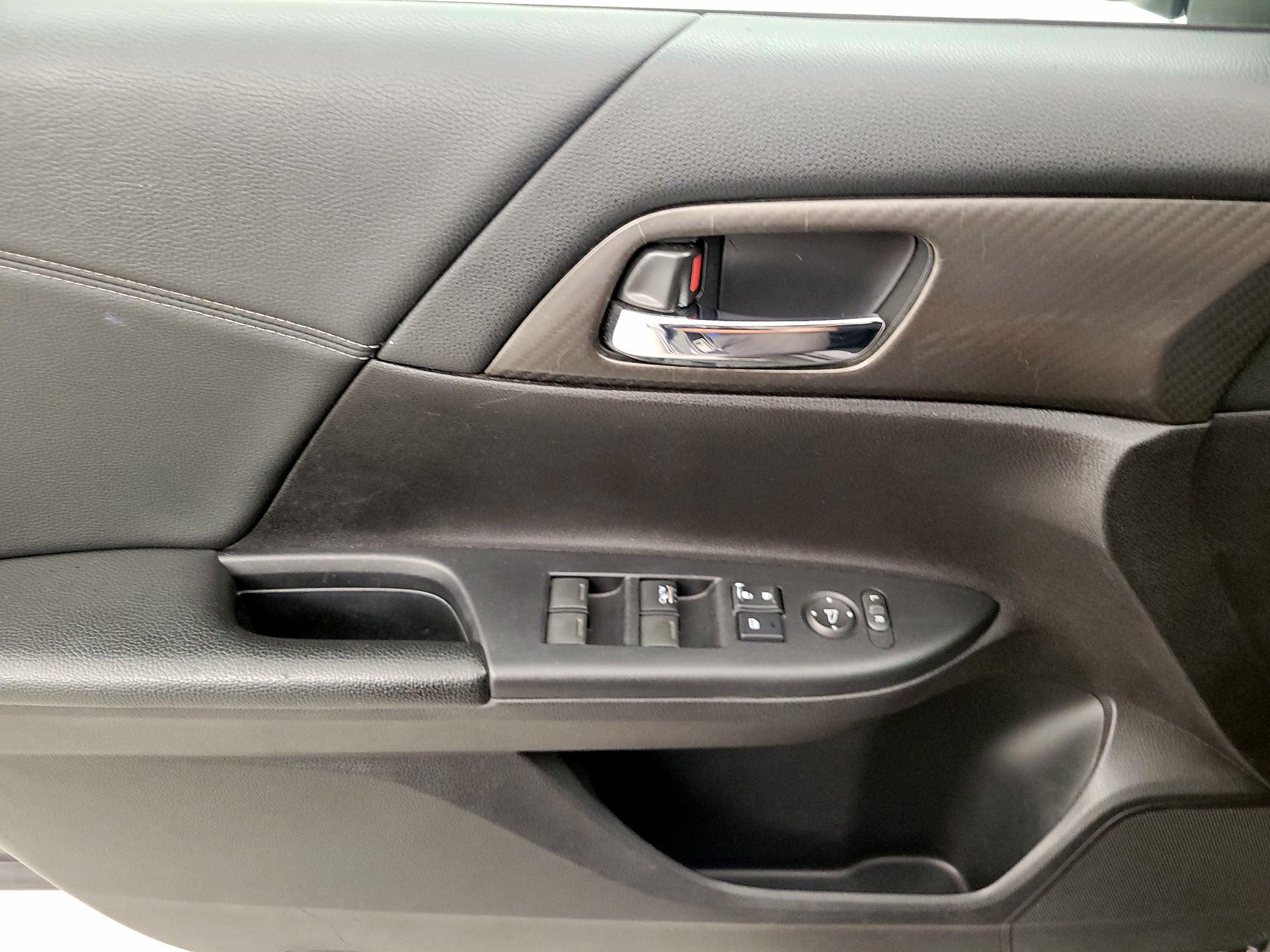 Thumbnail: 2017 Honda Accord - 12