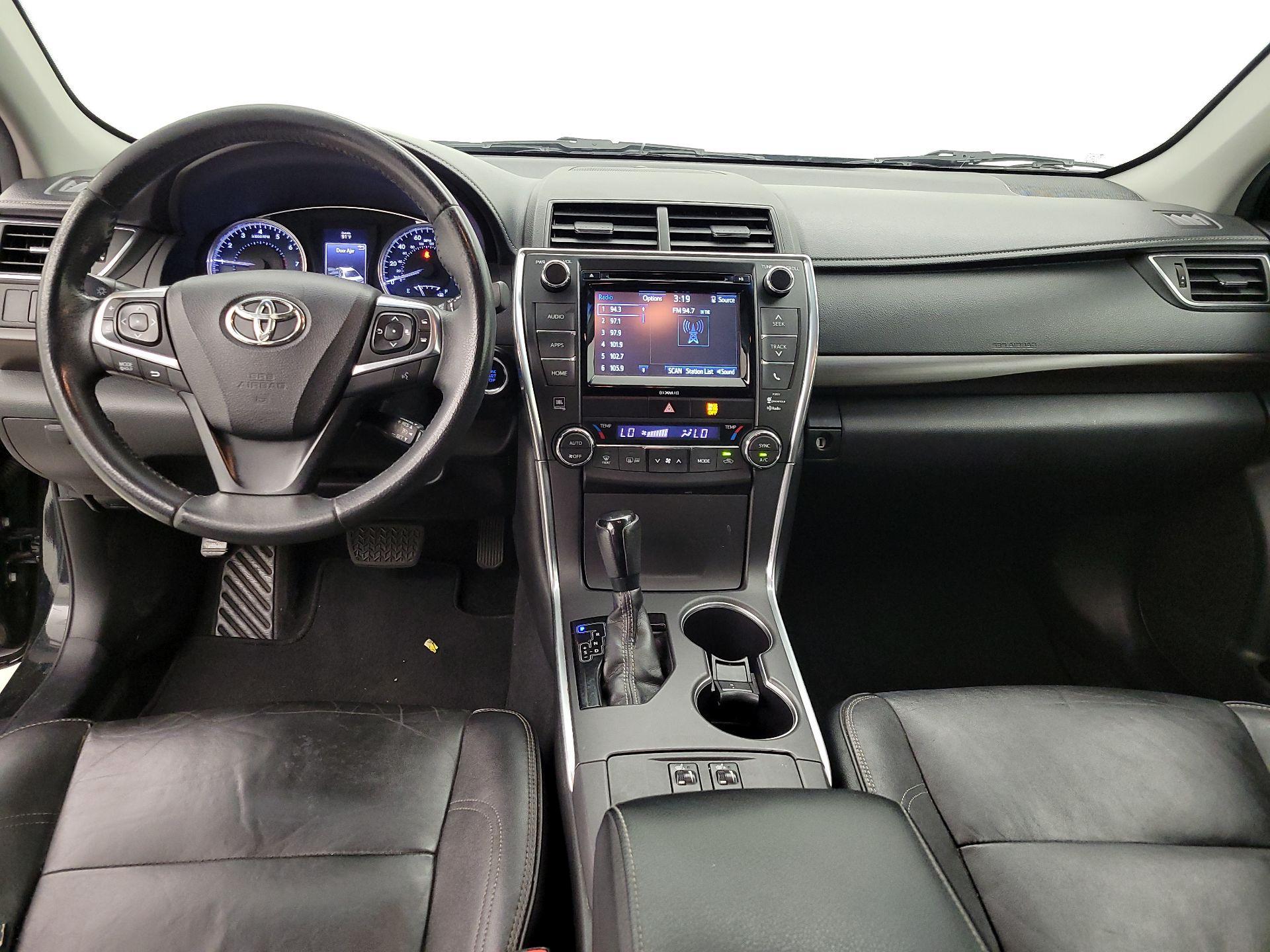 Thumbnail: 2017 Toyota Camry - 9