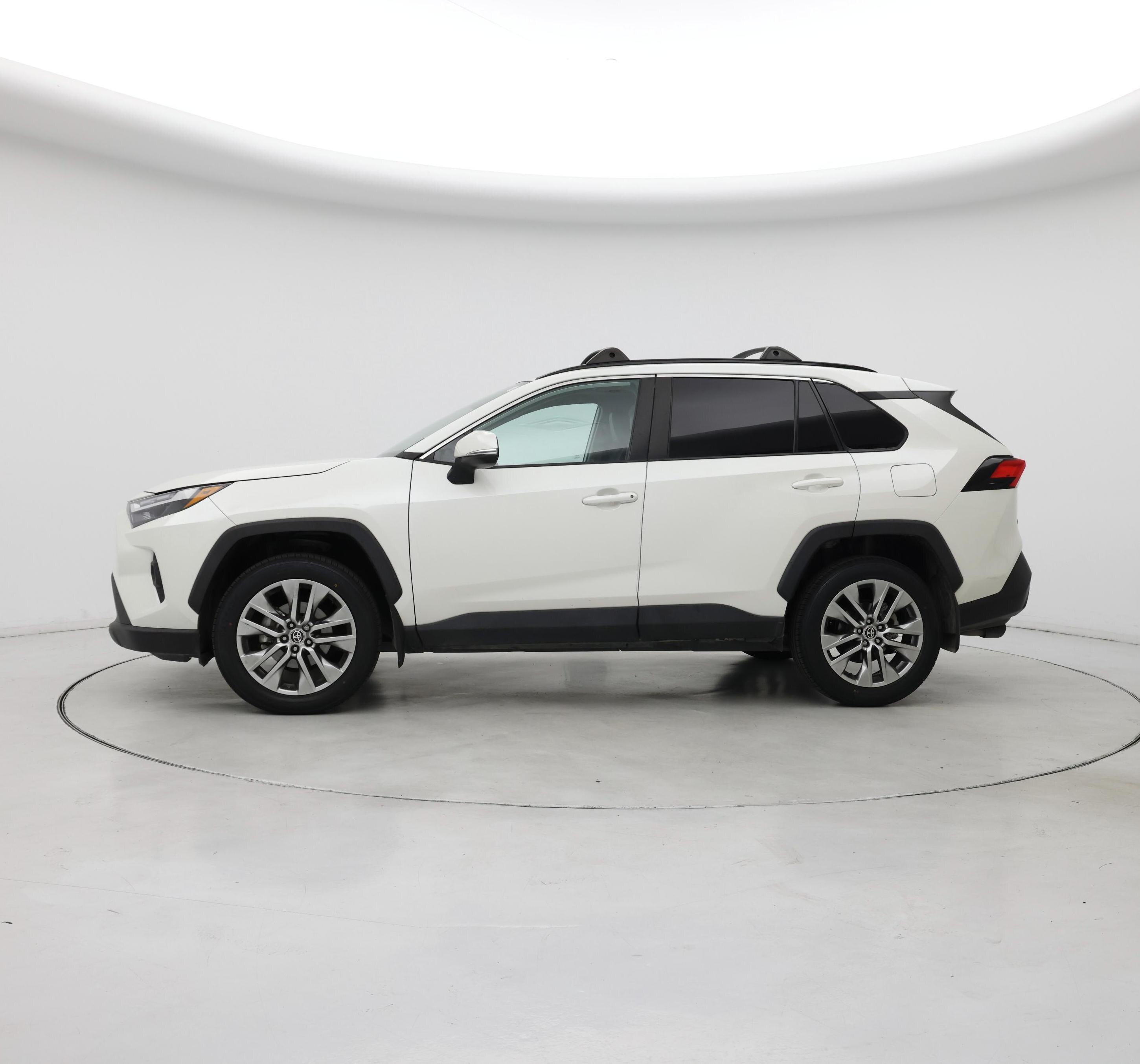 Thumbnail: 2022 Toyota RAV4 - 3