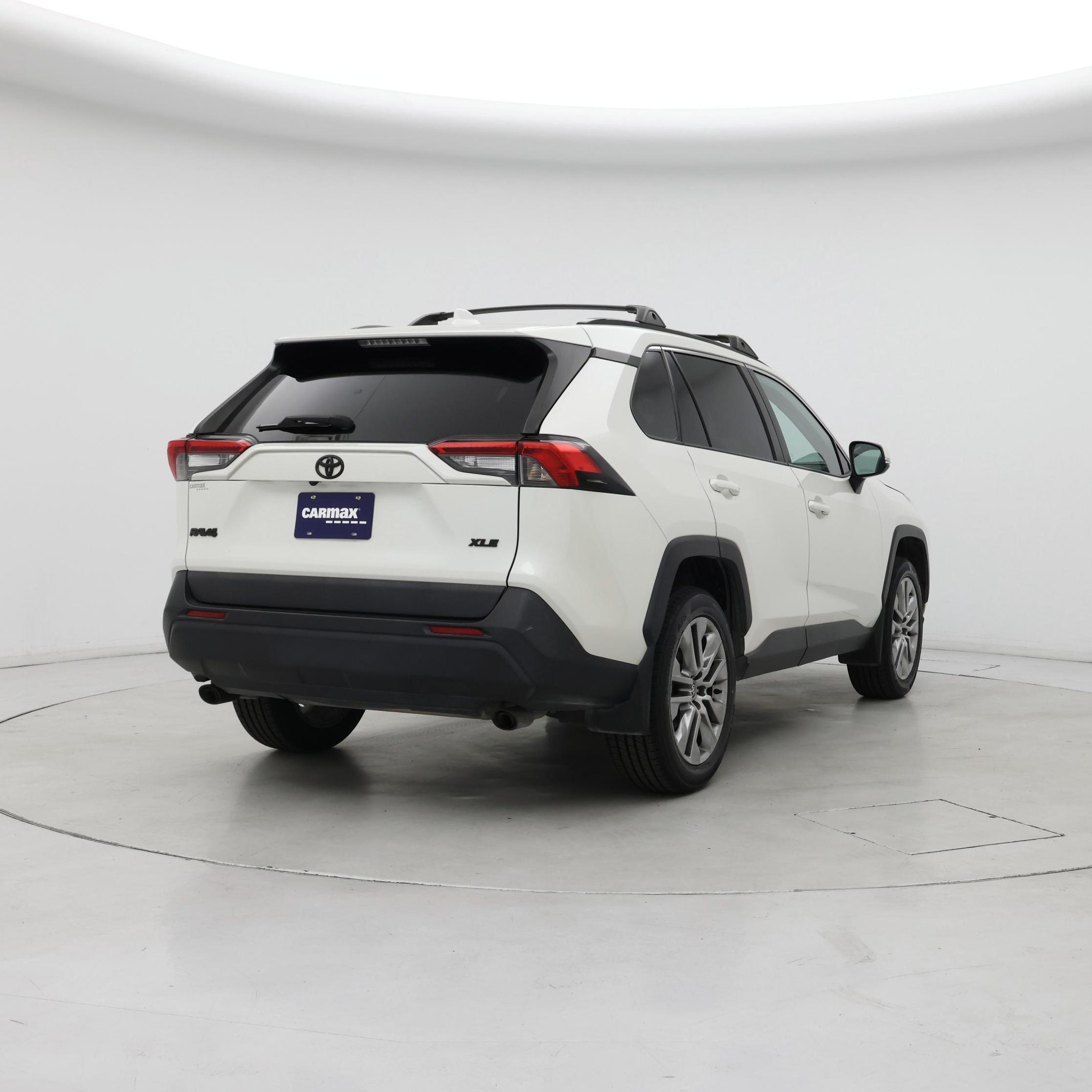 Thumbnail: 2022 Toyota RAV4 - 8