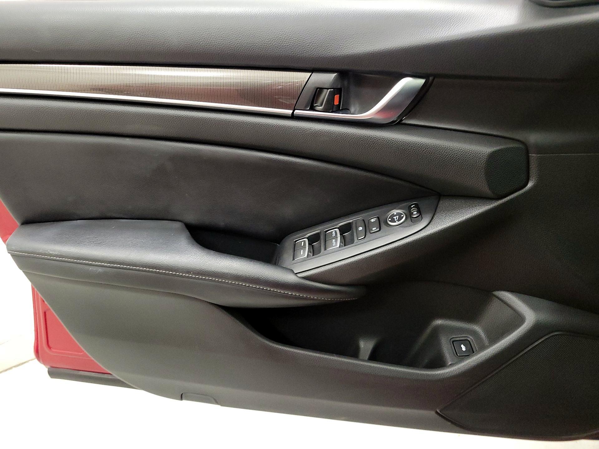 Thumbnail: 2018 Honda Accord - 12
