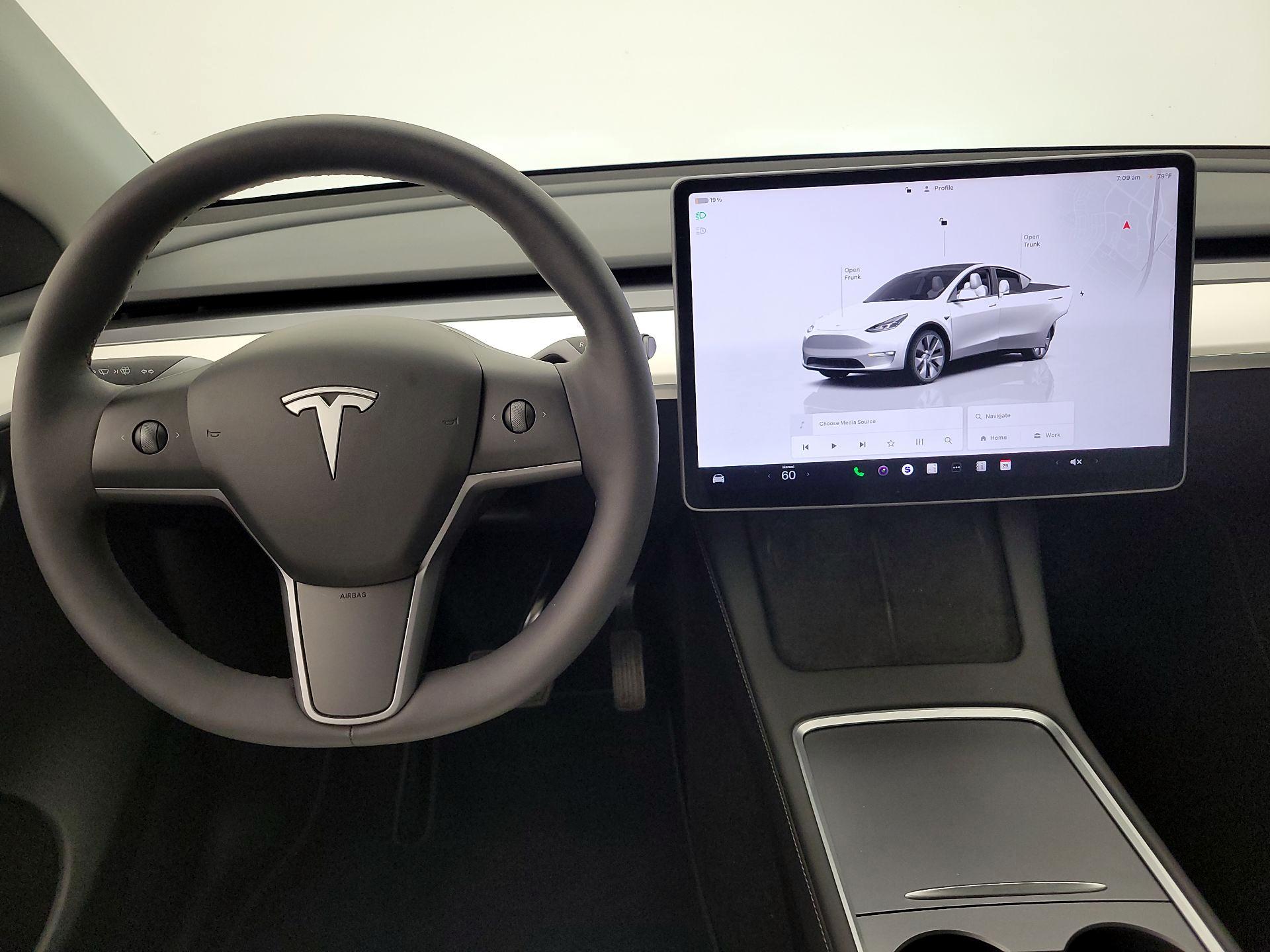 Thumbnail: 2023 Tesla Model Y - 10
