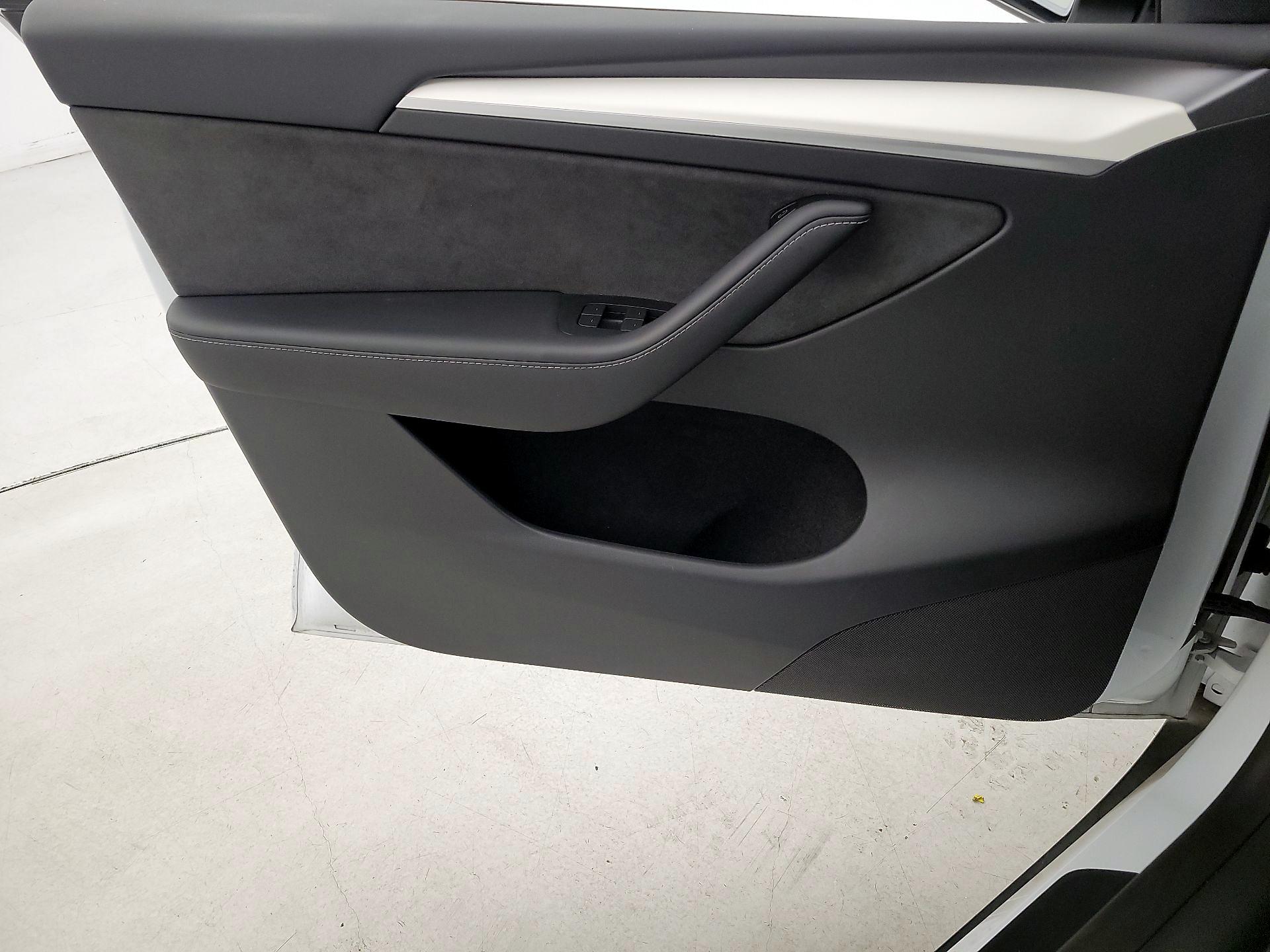 Thumbnail: 2023 Tesla Model Y - 12