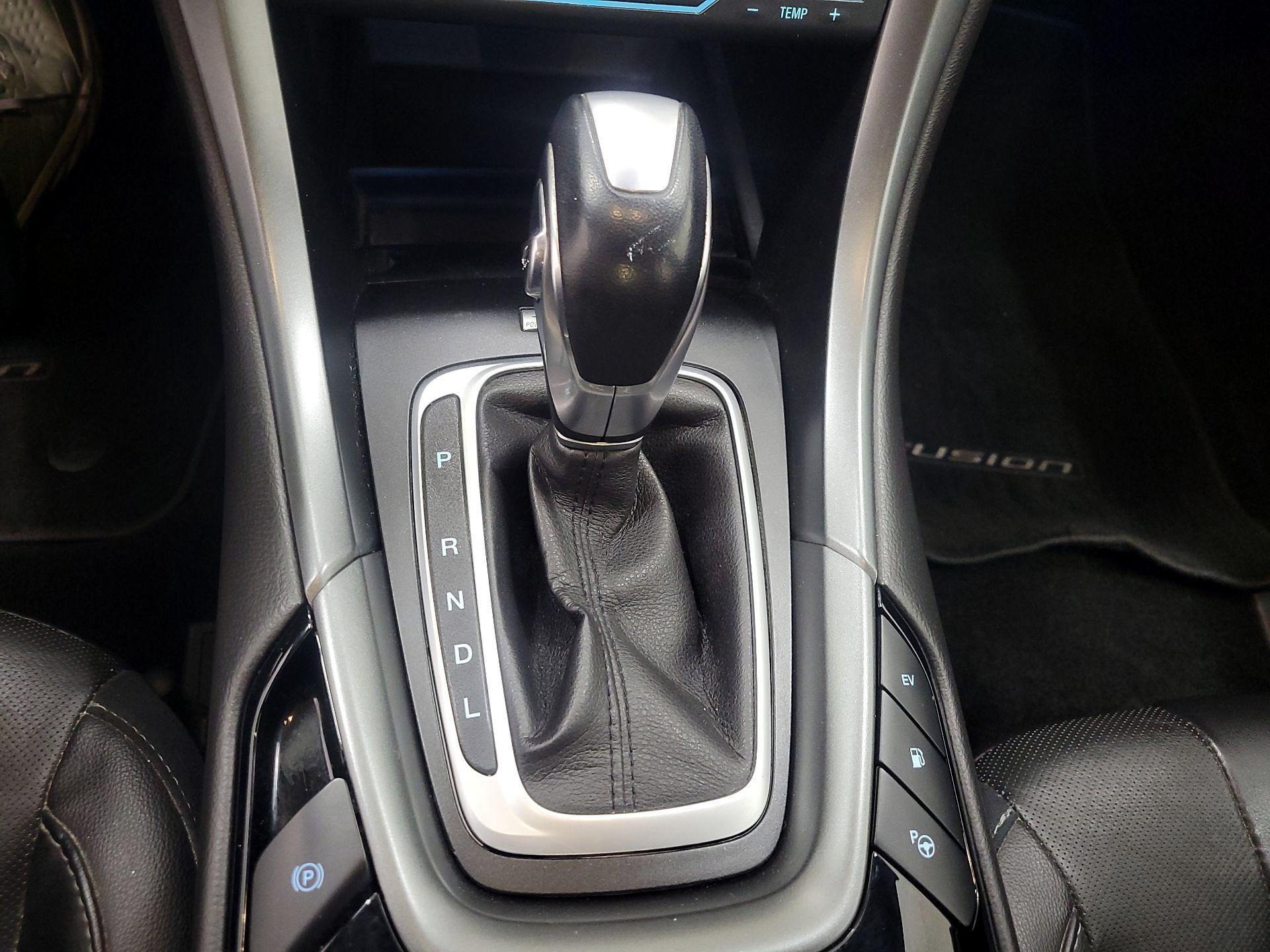 Thumbnail: 2013 Ford Fusion - 18