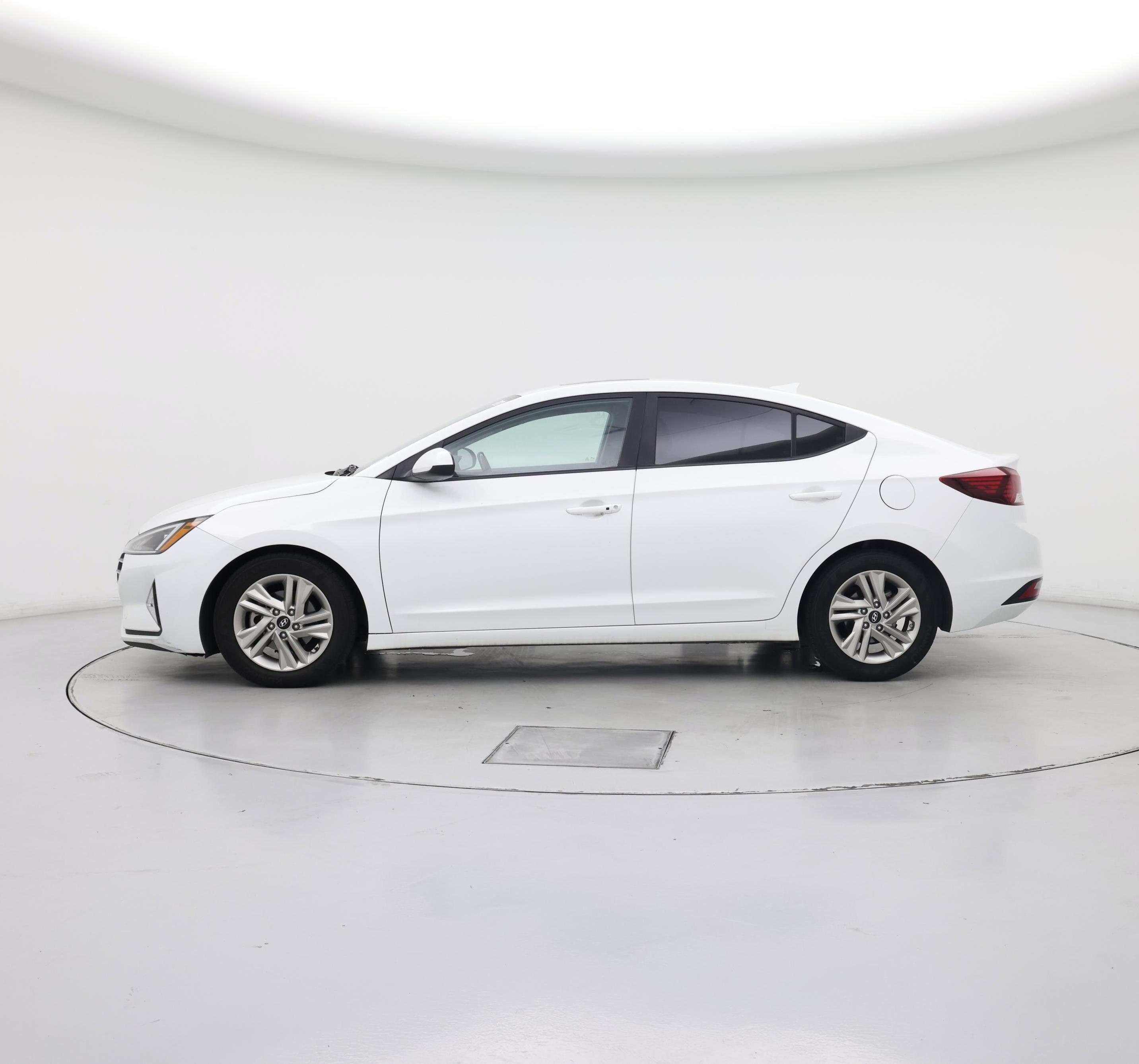 Thumbnail: 2020 Hyundai Elantra - 3