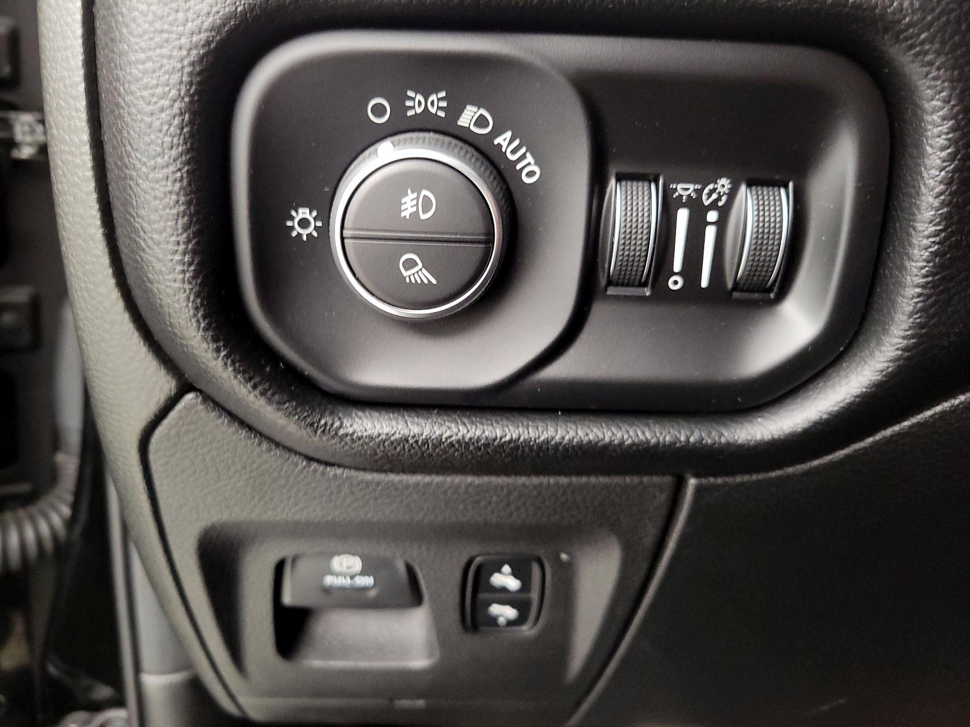 Thumbnail: 2019 RAM 1500 - 13