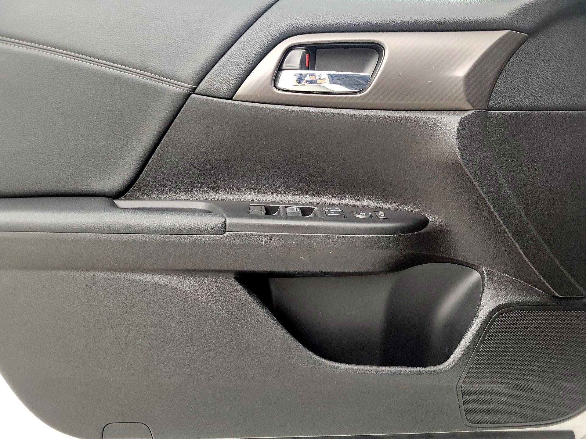 Thumbnail: 2016 Honda Accord - 12
