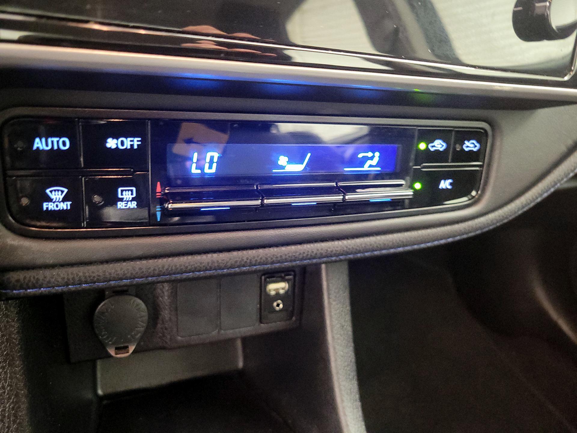Thumbnail: 2019 Toyota Corolla - 16