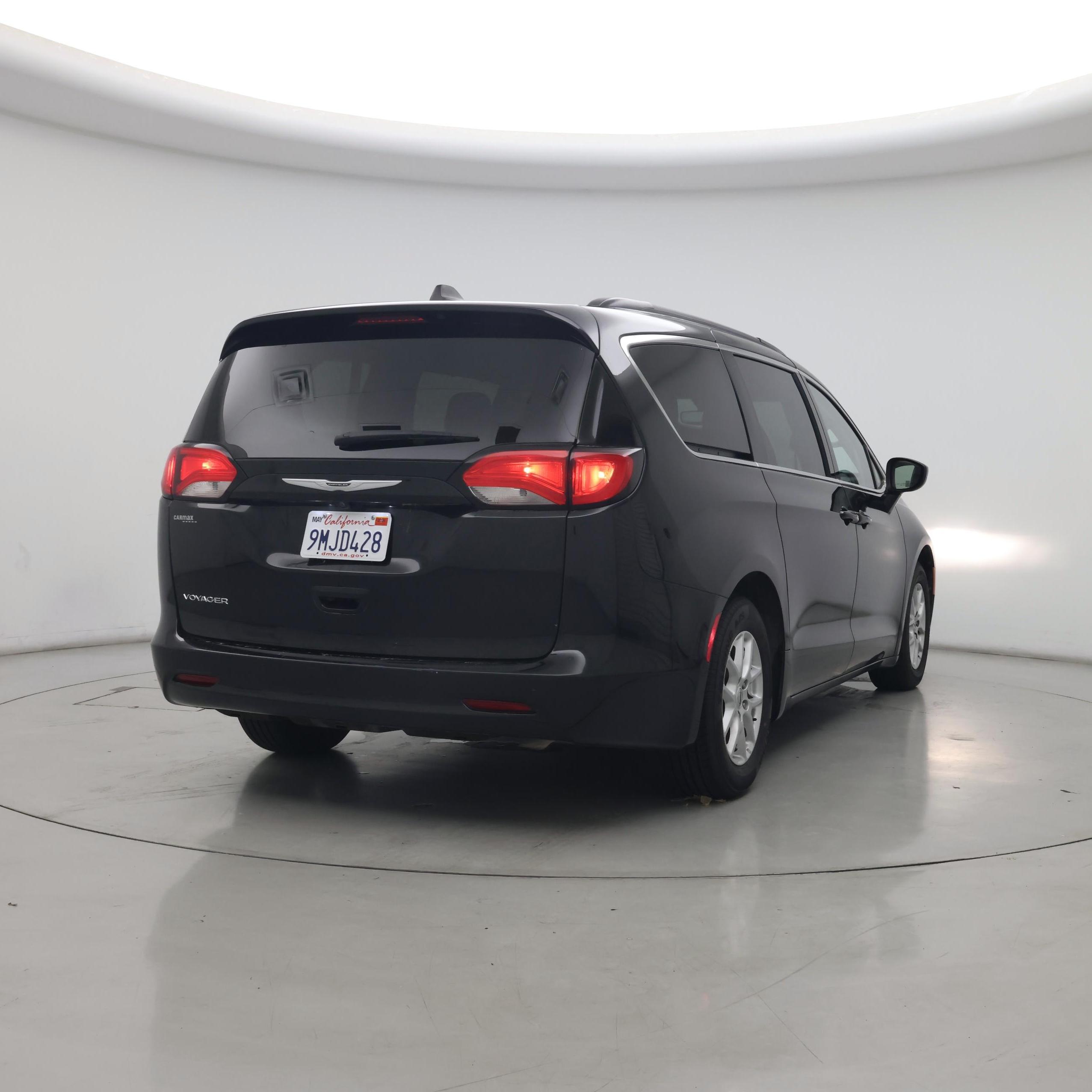 Thumbnail: 2021 Chrysler Voyager - 8