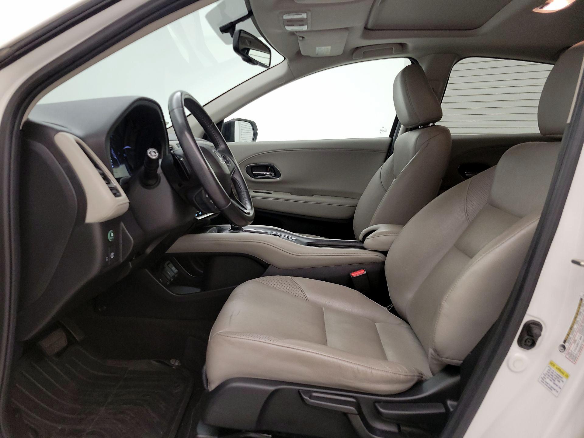Thumbnail: 2016 Honda HR-V - 11