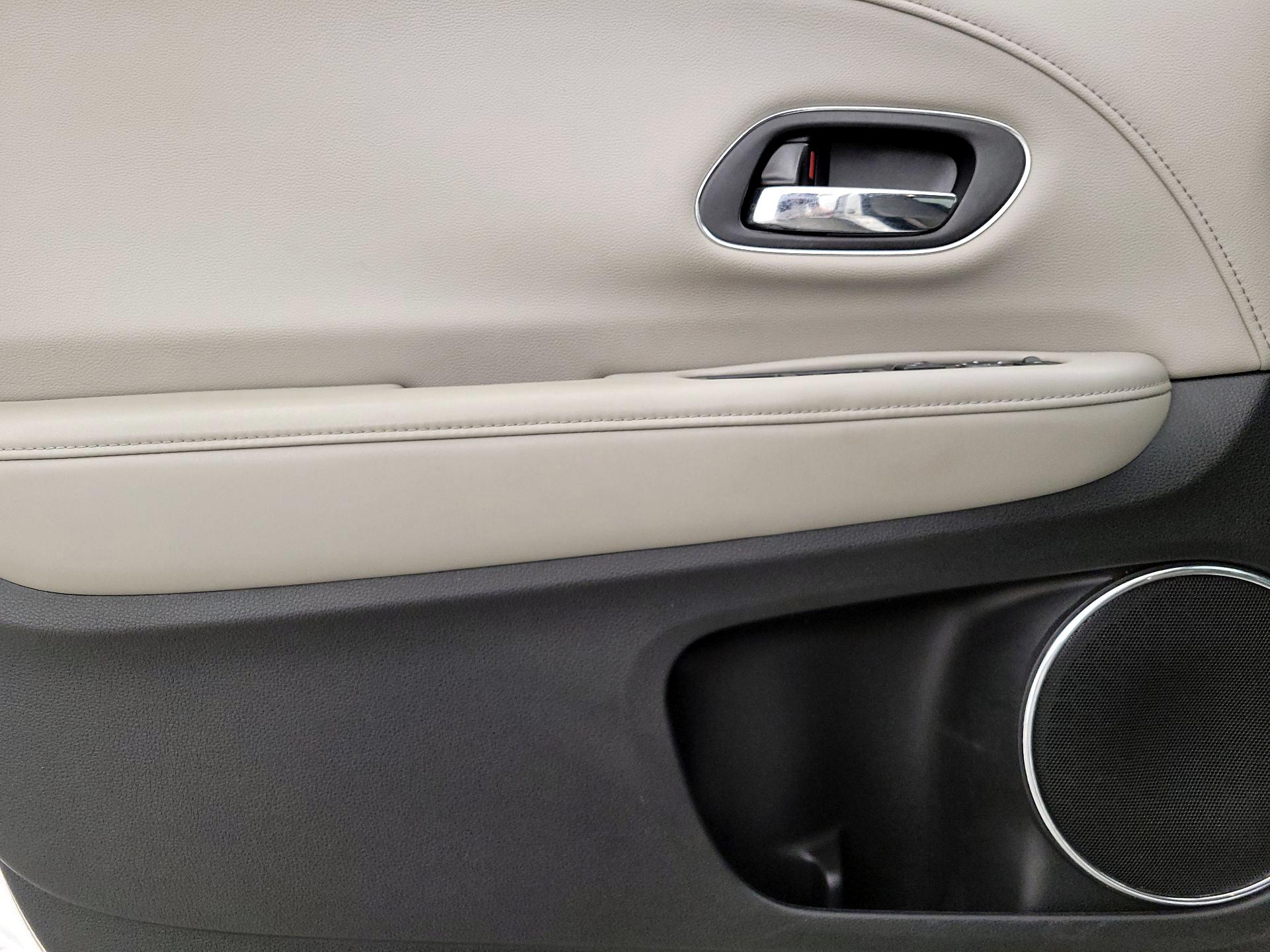 Thumbnail: 2016 Honda HR-V - 12